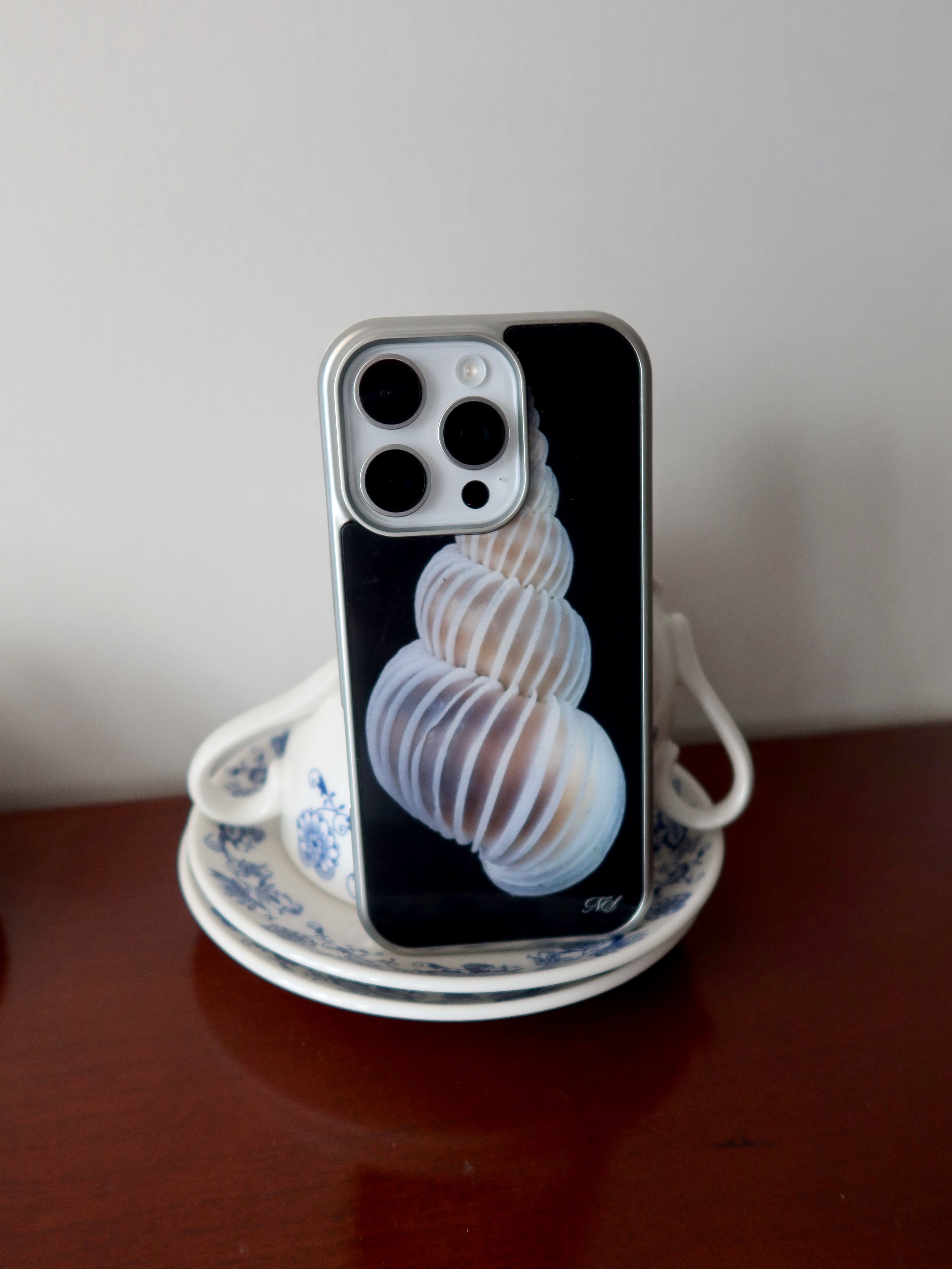 SHELL silver glass bumper case [IMPERIAL WENTLETRAP]