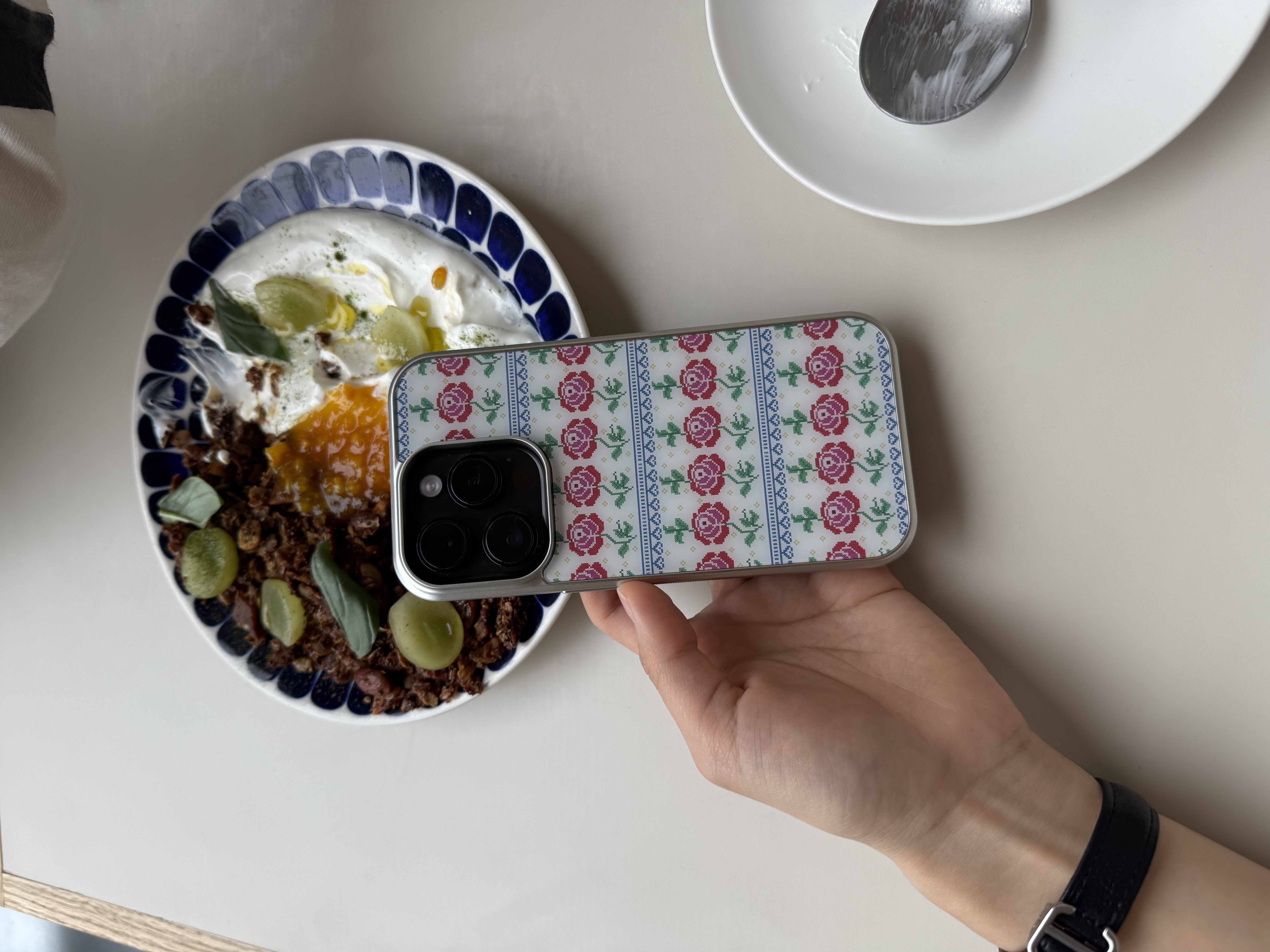 CROSS STITCH silver matte glass bumper case [ROSES]