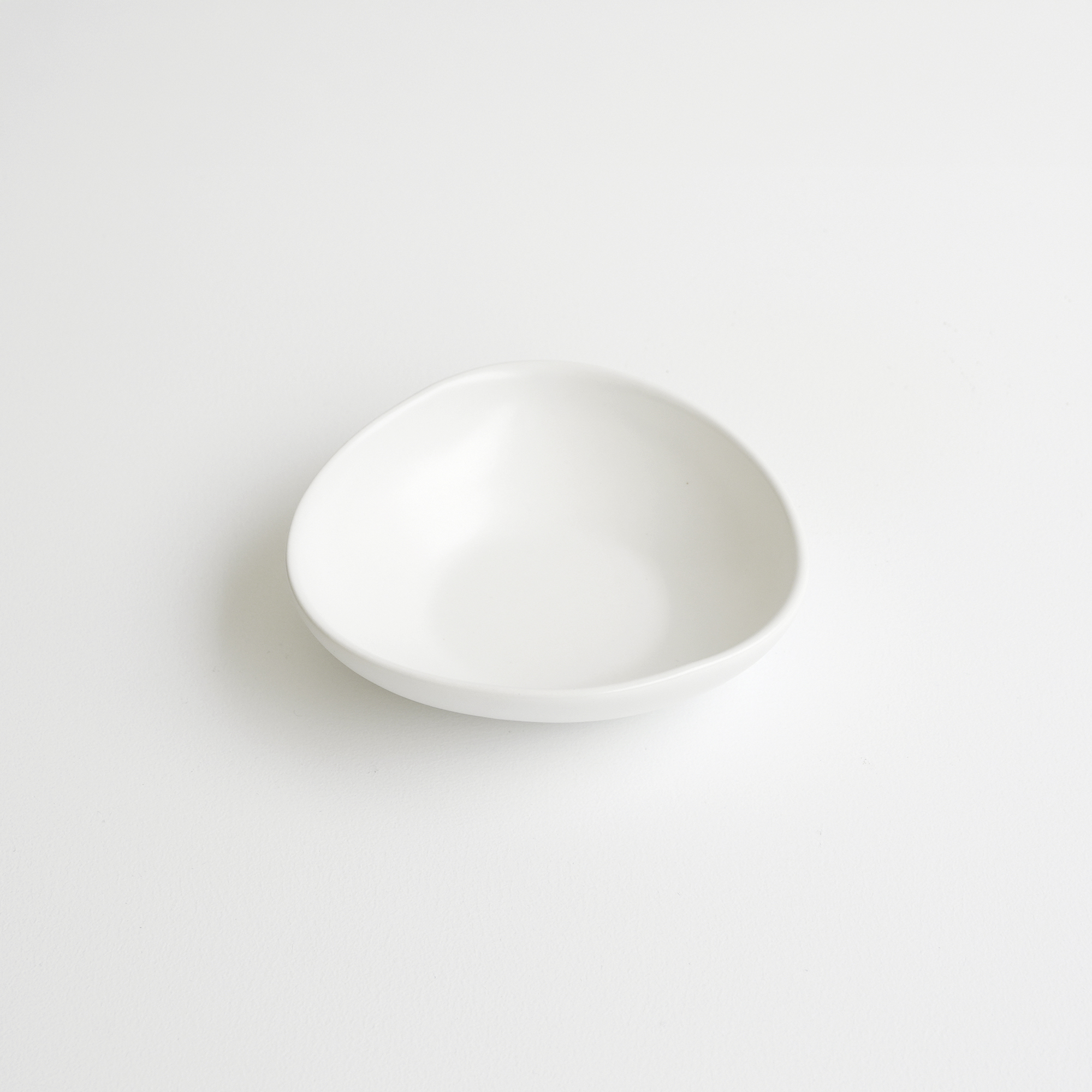 PEBBLE side dish (white)
