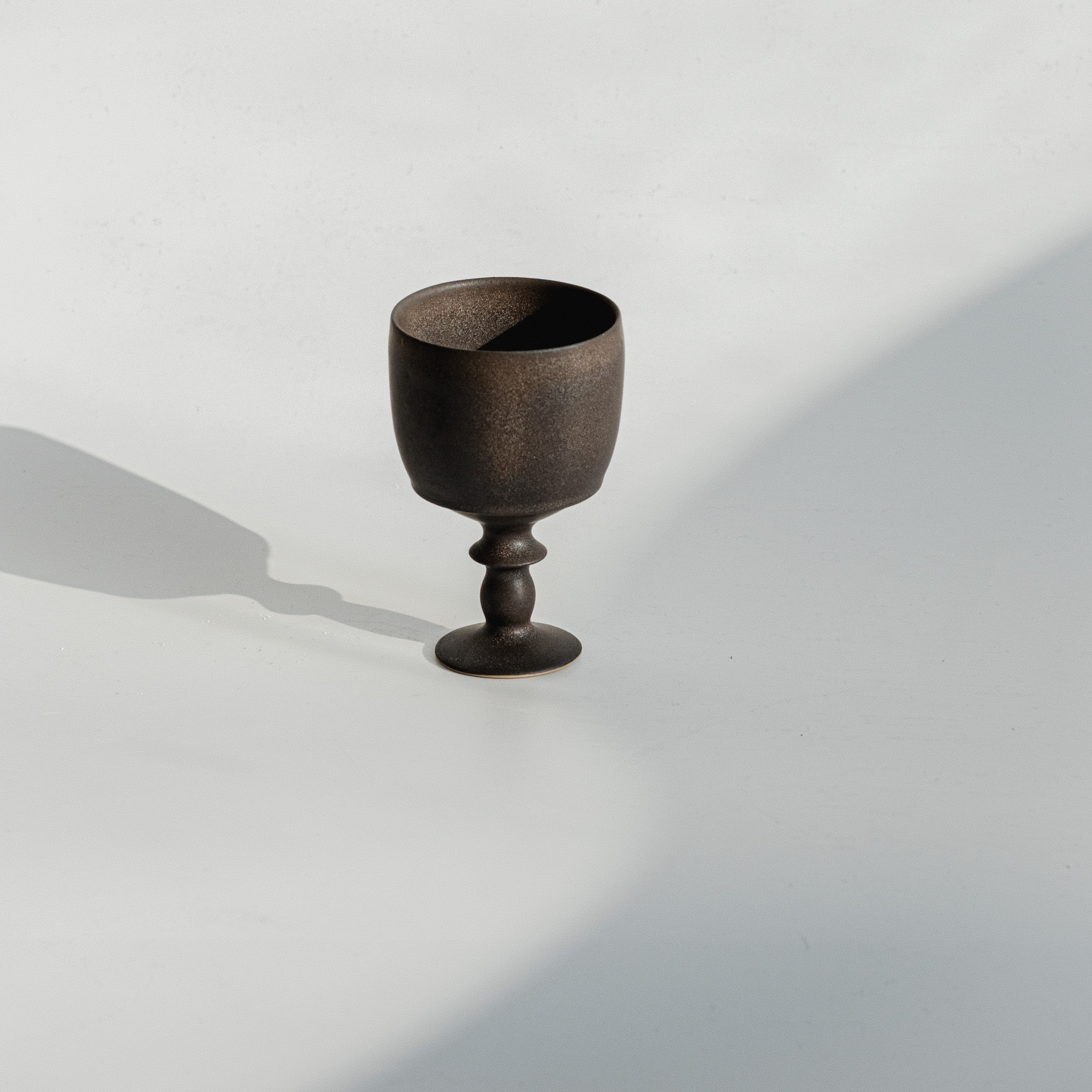 Goblet | Egg holder golden black