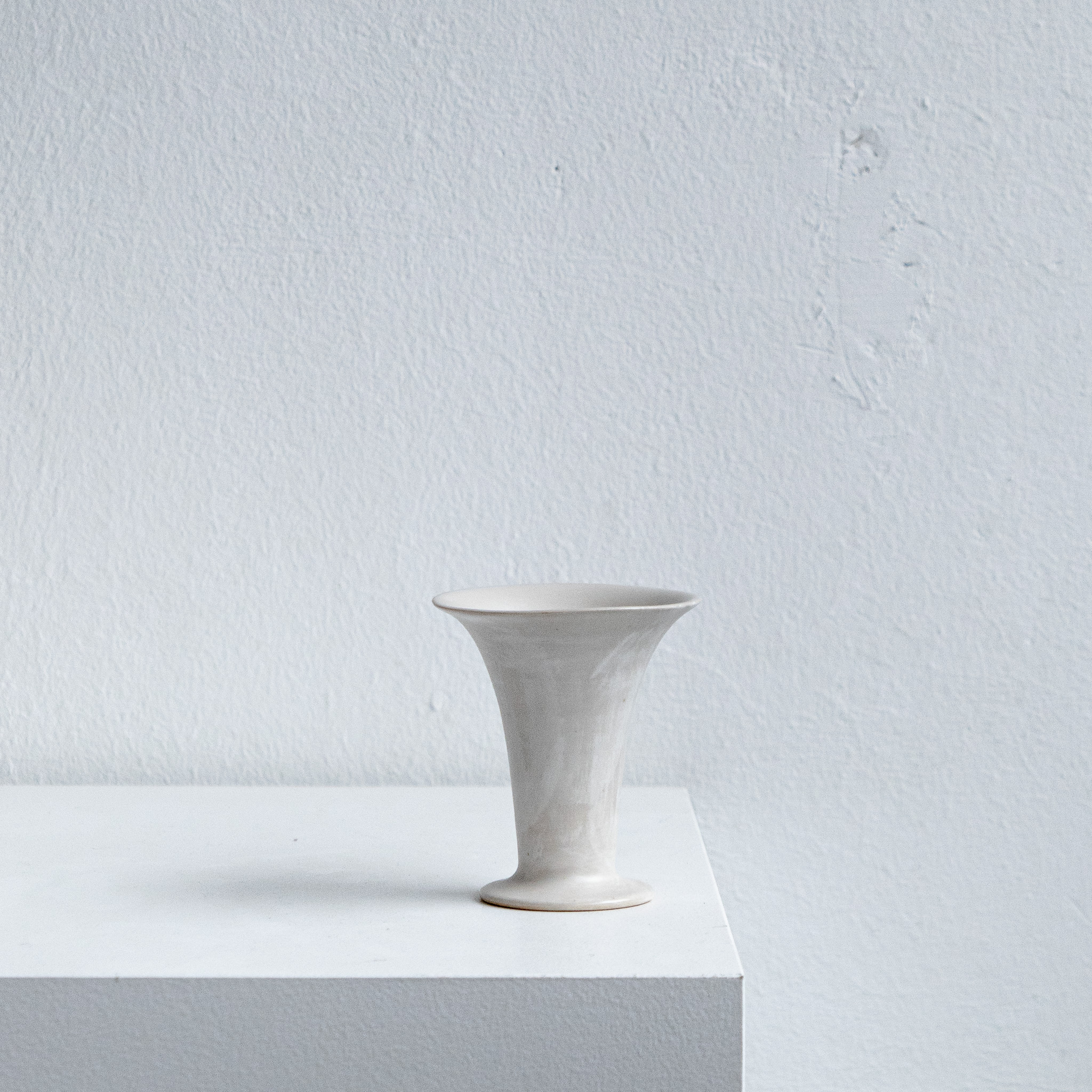 깃, 큰 잔 white