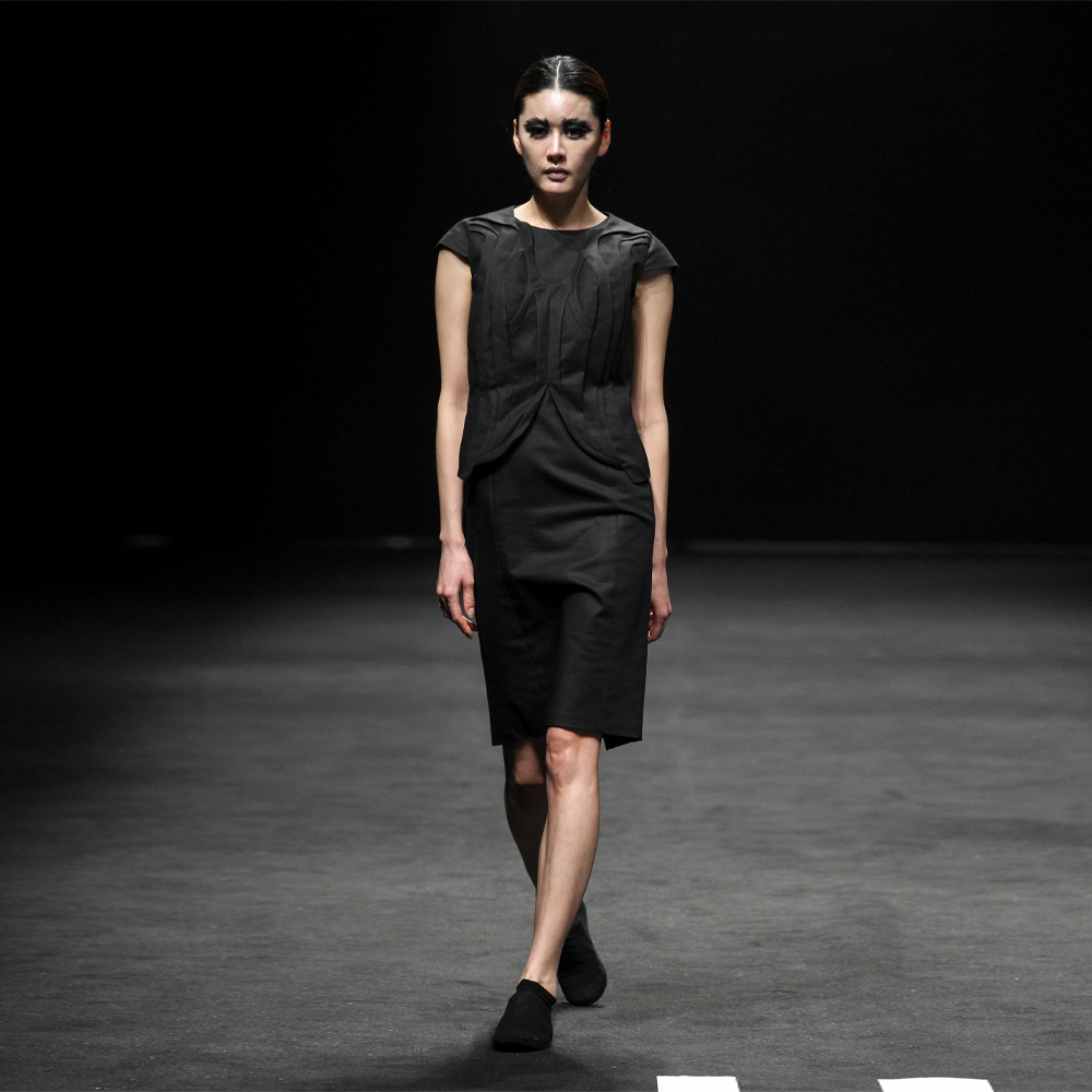 MOONKYOUNGLAE - ICONOGRAPHY(아이코노그라피) ArtnouveauWaist Dress coat BK 02