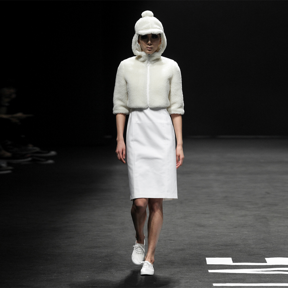 MOONKYOUNGLAE - ICONOGRAPHY(아이코노그라피) lamb Short Hoodie coat CR