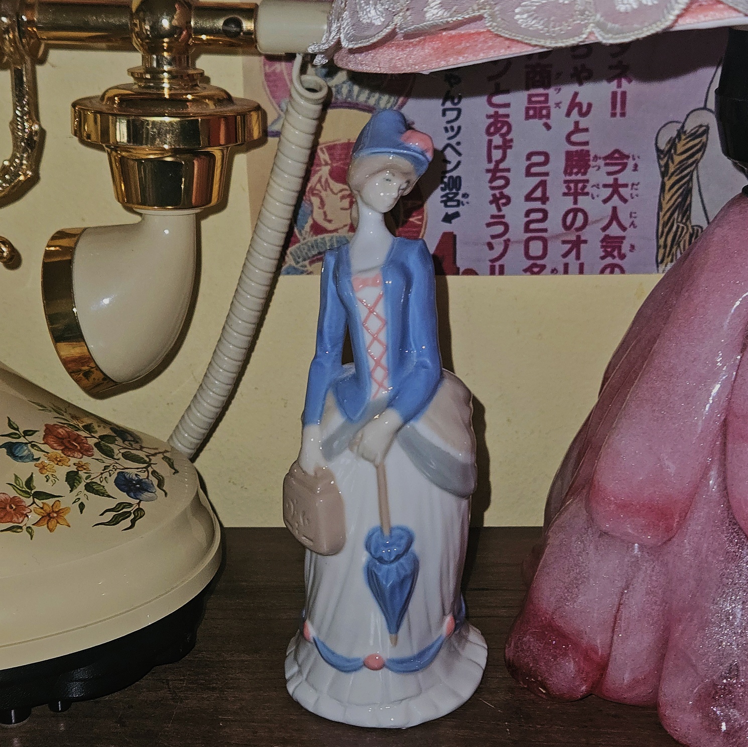 1976s 미국 에이본 엔틱 레이디 도자기 피겨린