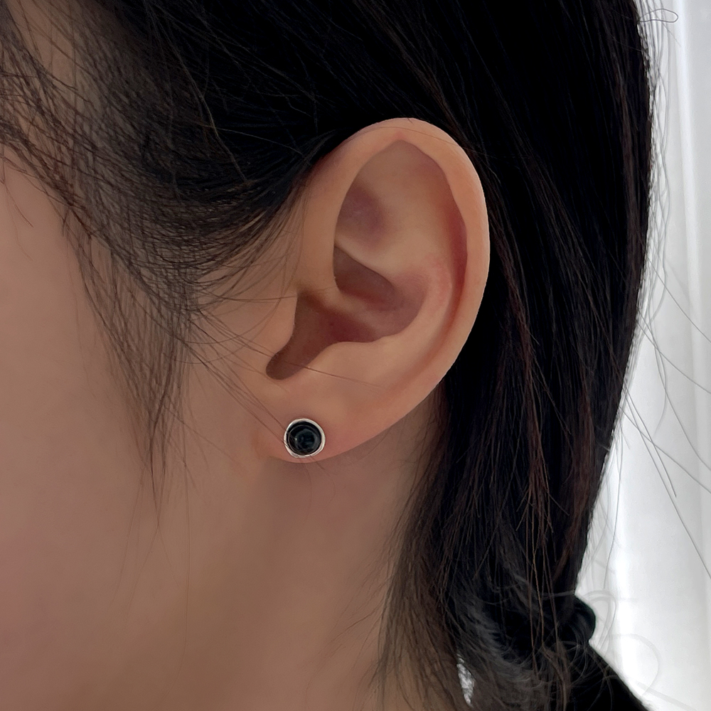 실버 멜팅 어라운드 5mm 오닉스 귀걸이_mve28