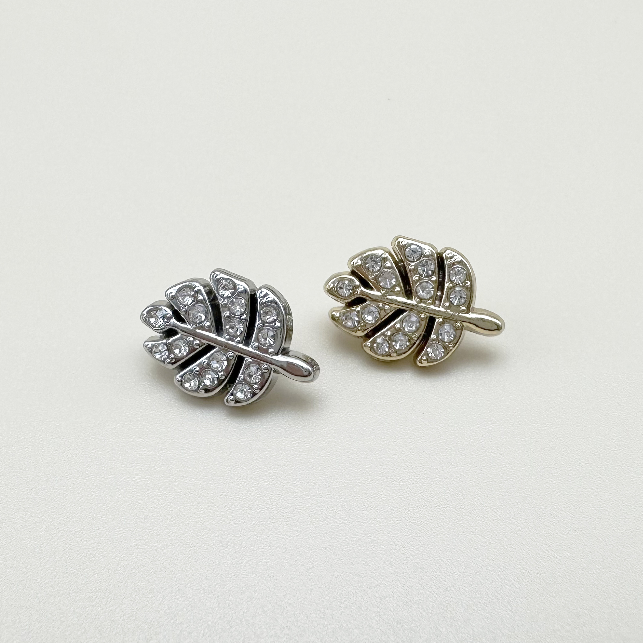 나뭇잎 큐빅 금속 단추 13mm
