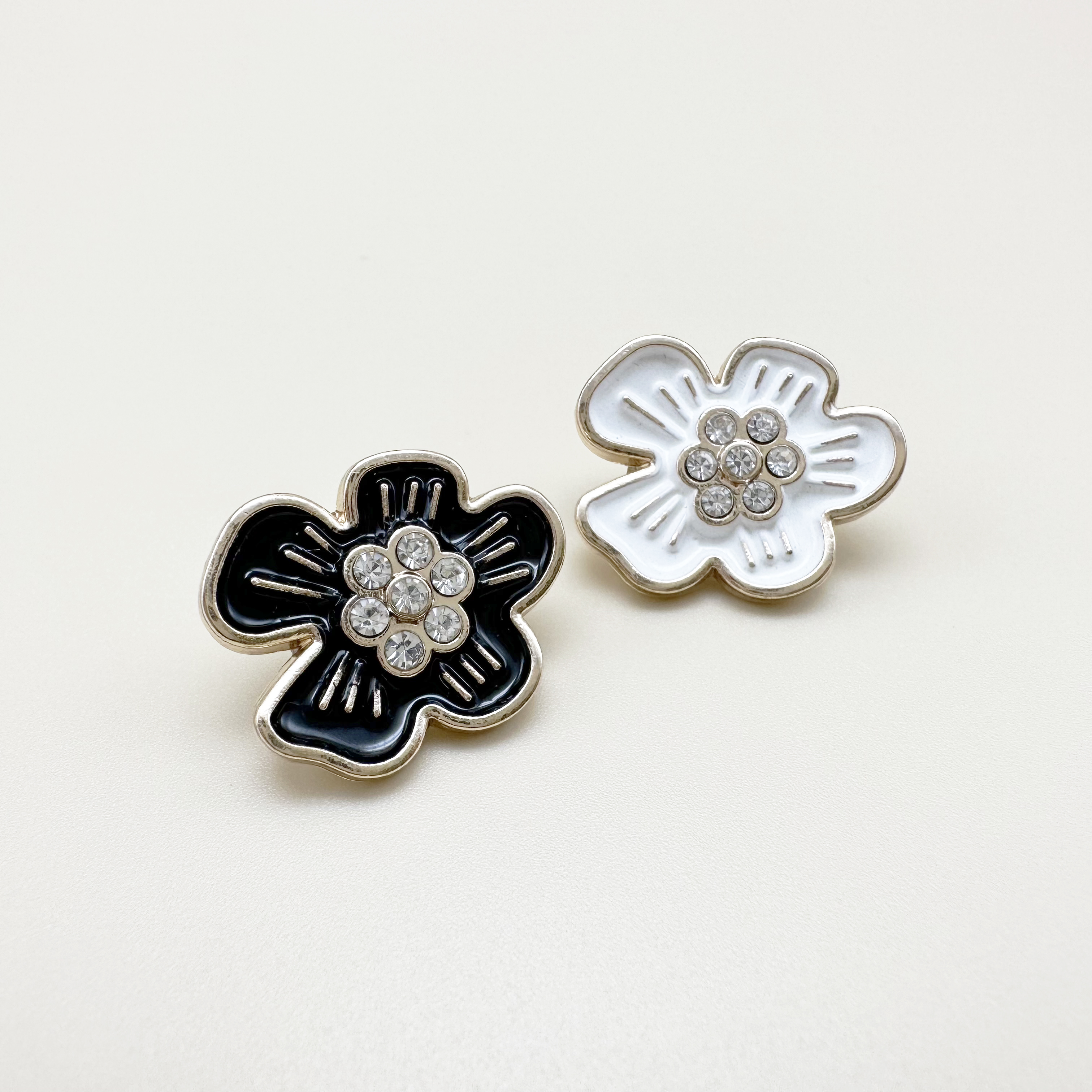 큐빅 꽃모양 금속단추 20mm