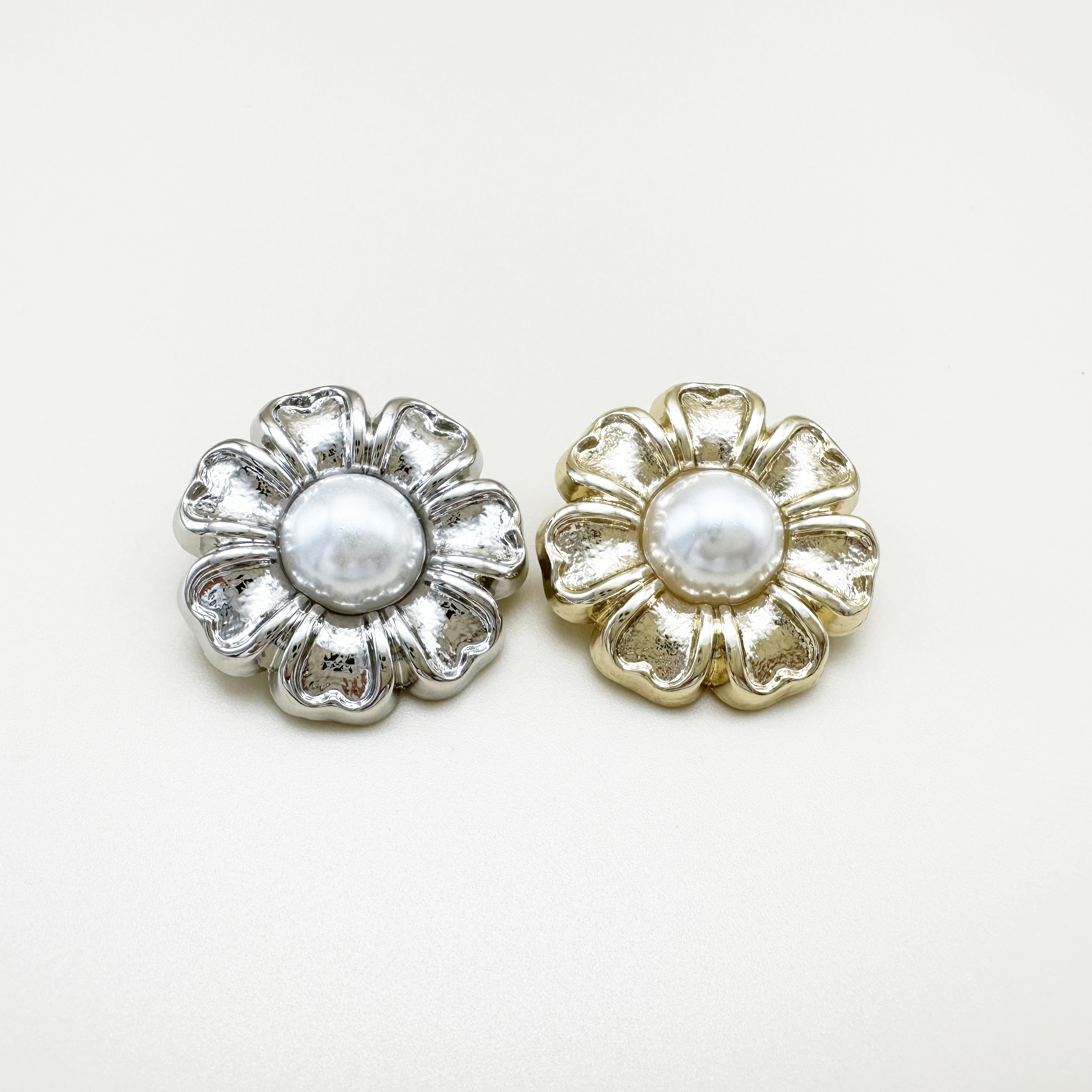 데이지 꽃모양 진주 금속 단추 20mm,25mm