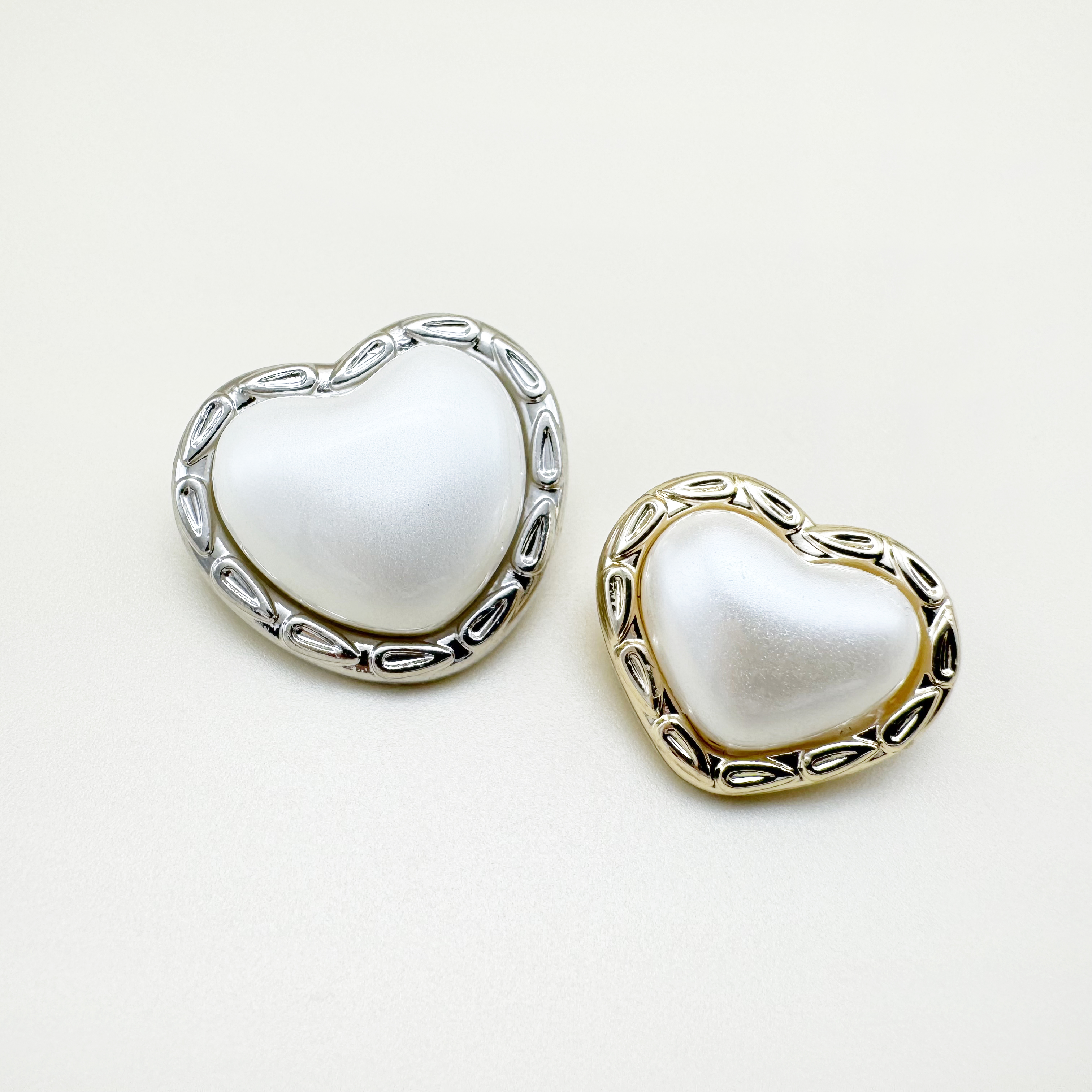 볼륨 입체 진주 하트 금속 단추 19mm,23mm