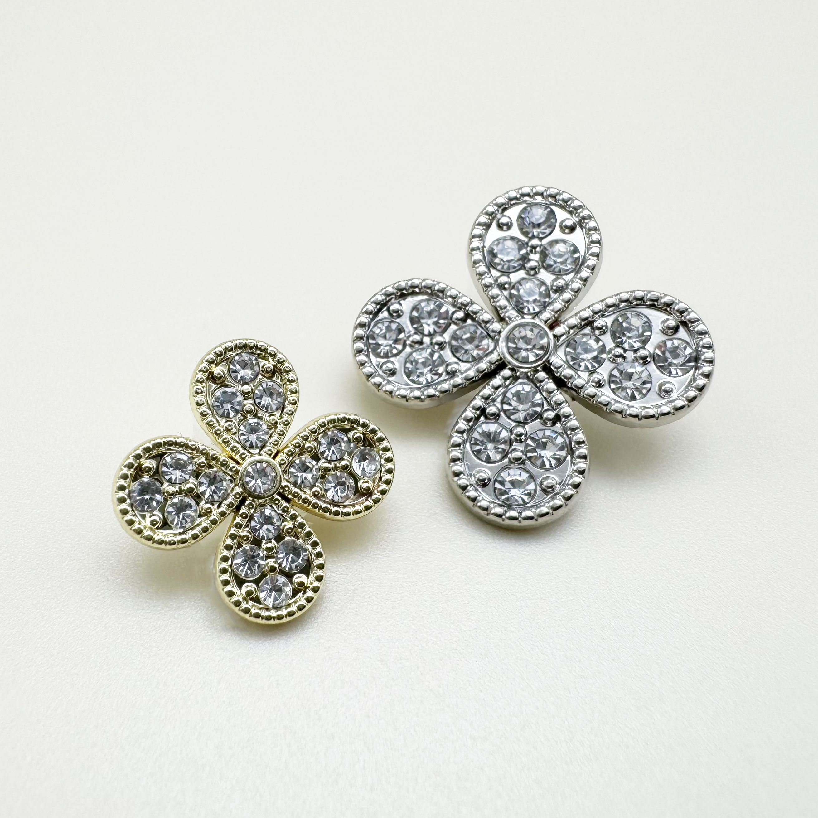 클로바 큐빅 금속 단추 15mm,20mm,27mm