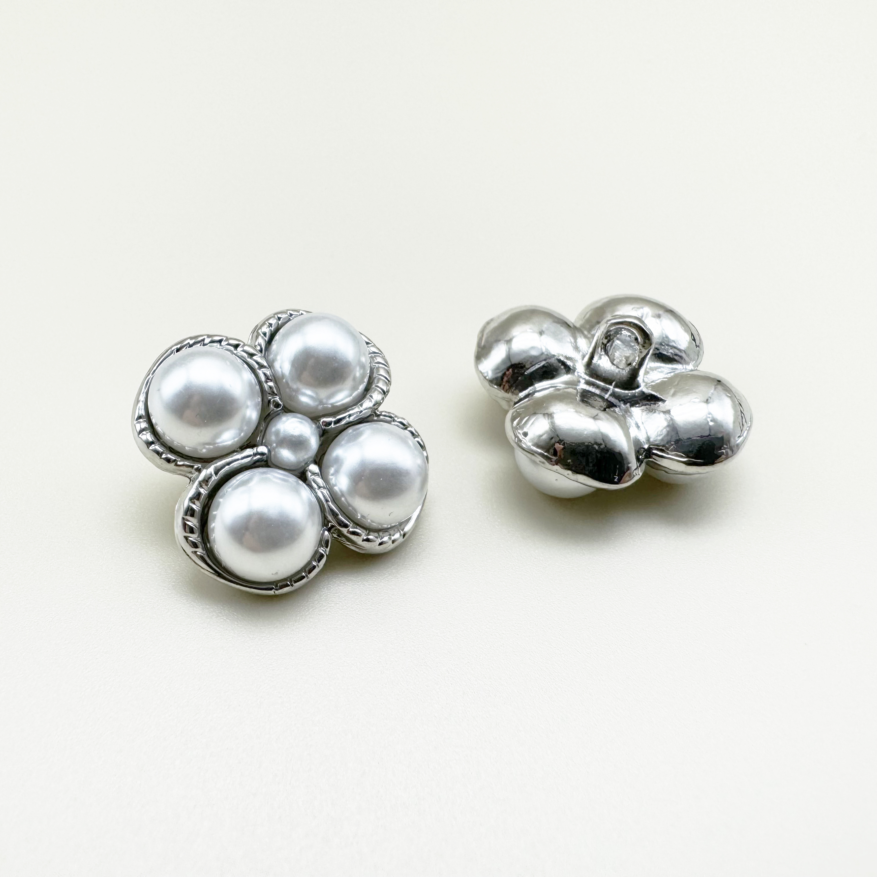 진주 꽃모양 금속 단추 20mm
