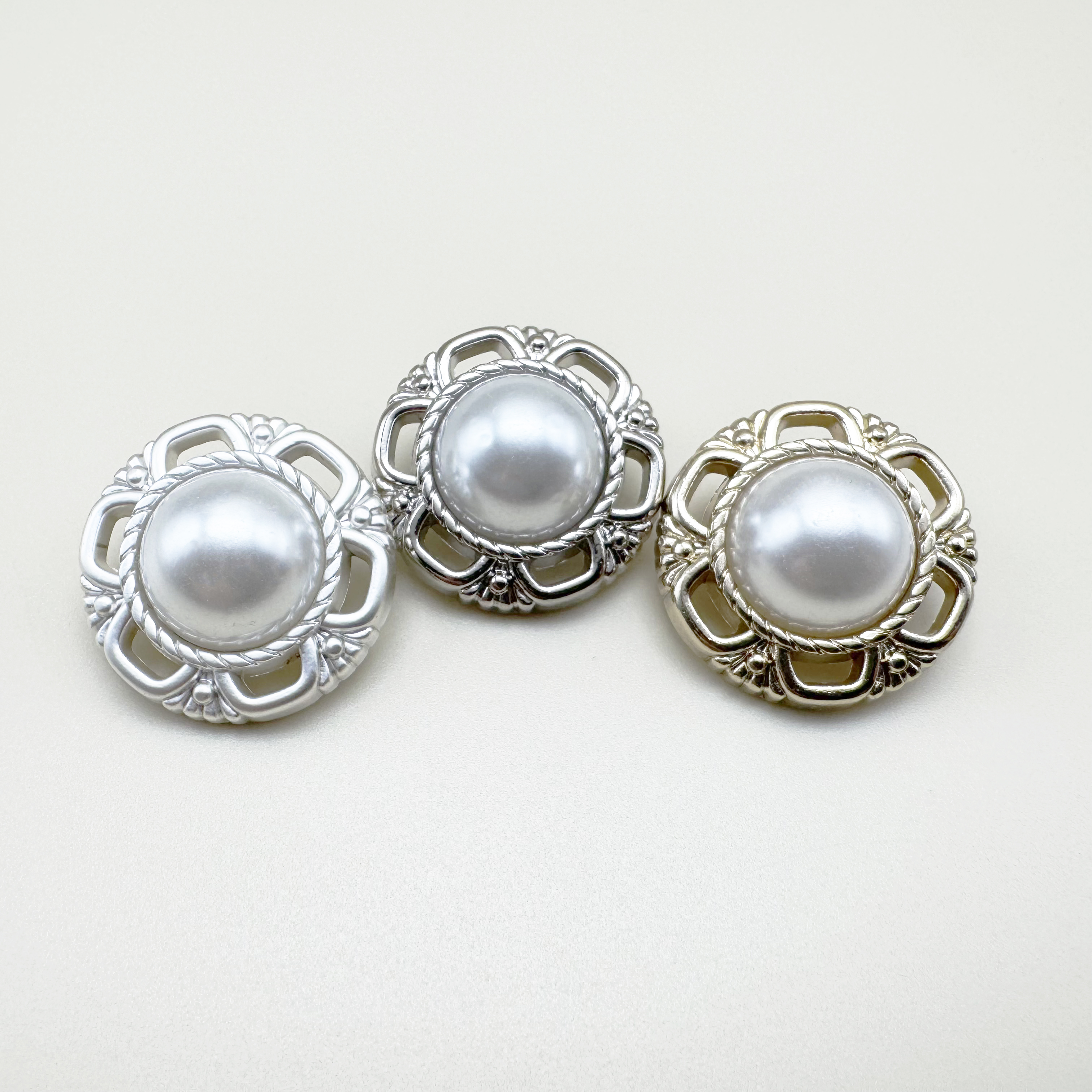 볼륨 진주 꽃모양 원형 무광 금속단추 11mm,18mm,23mm