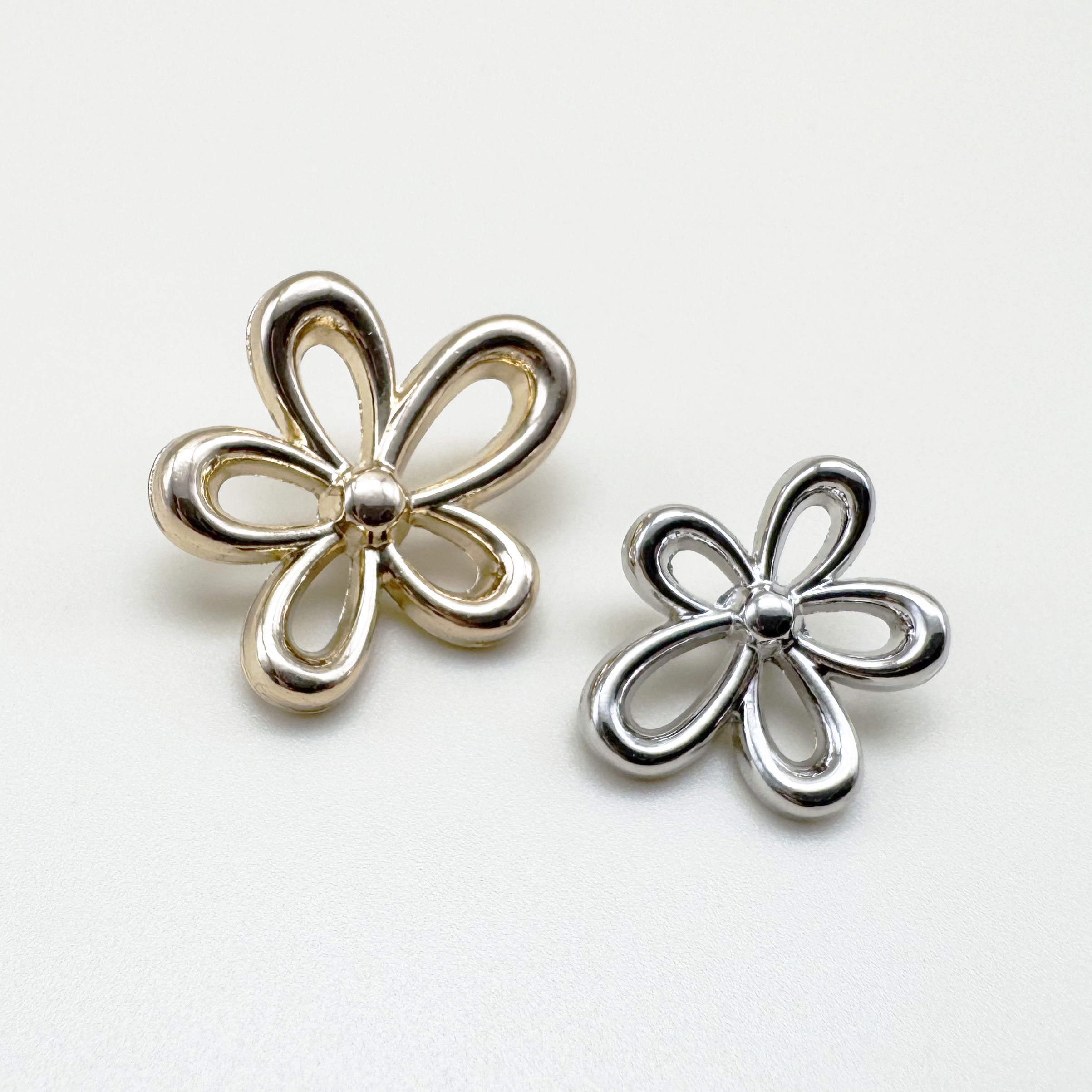 입체 꽃모양 금속단추 18mm,23mm