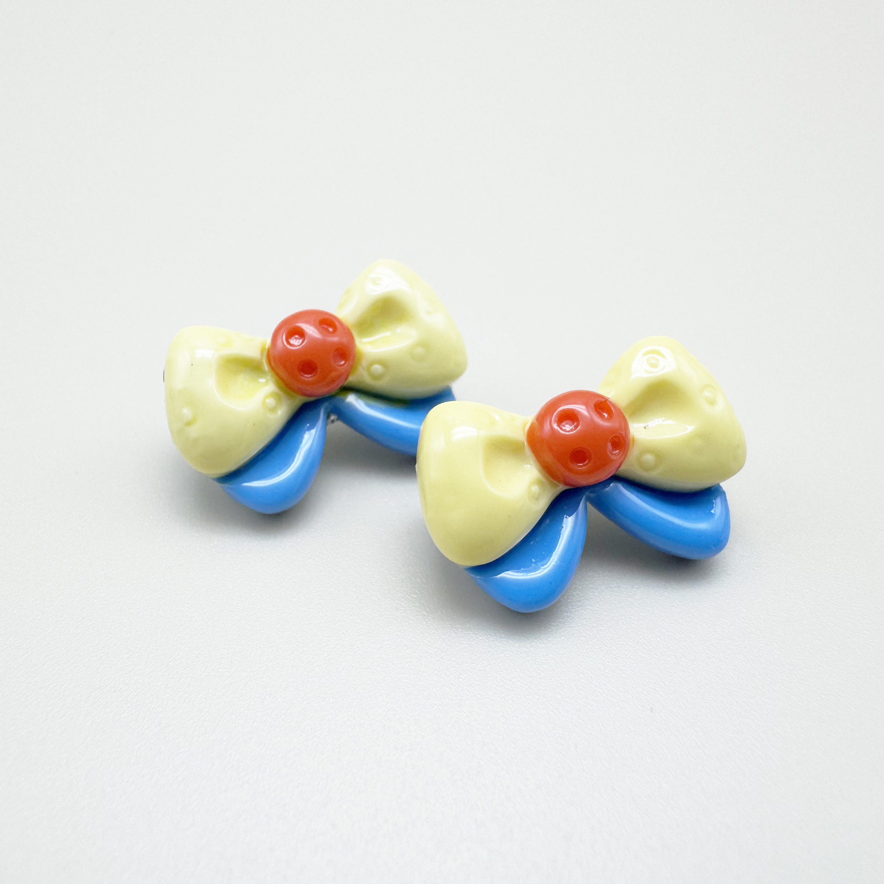 세일러 노랑 리본 레진단추 18mm