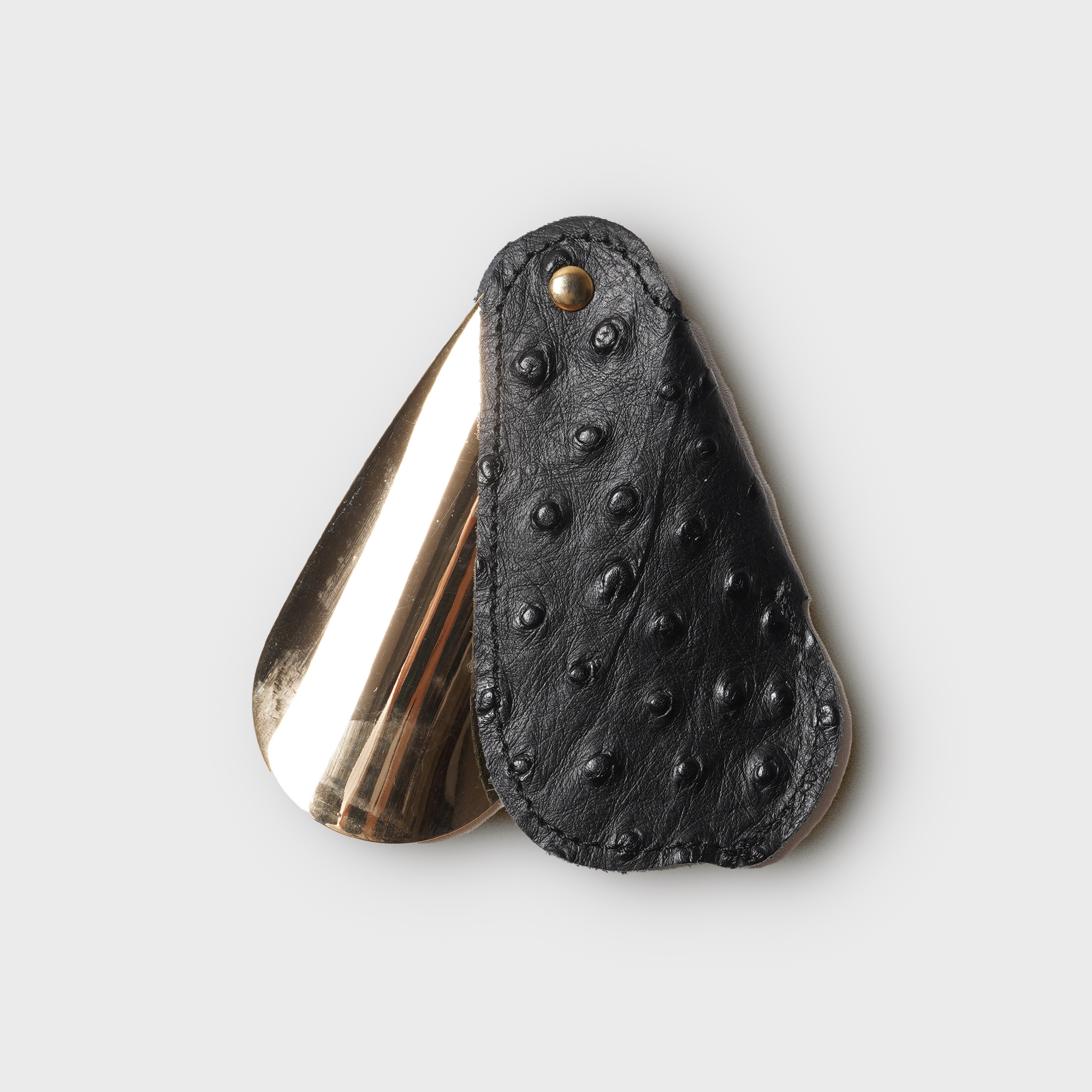 Utile 4 - Travel - Black Ostrich Printed
