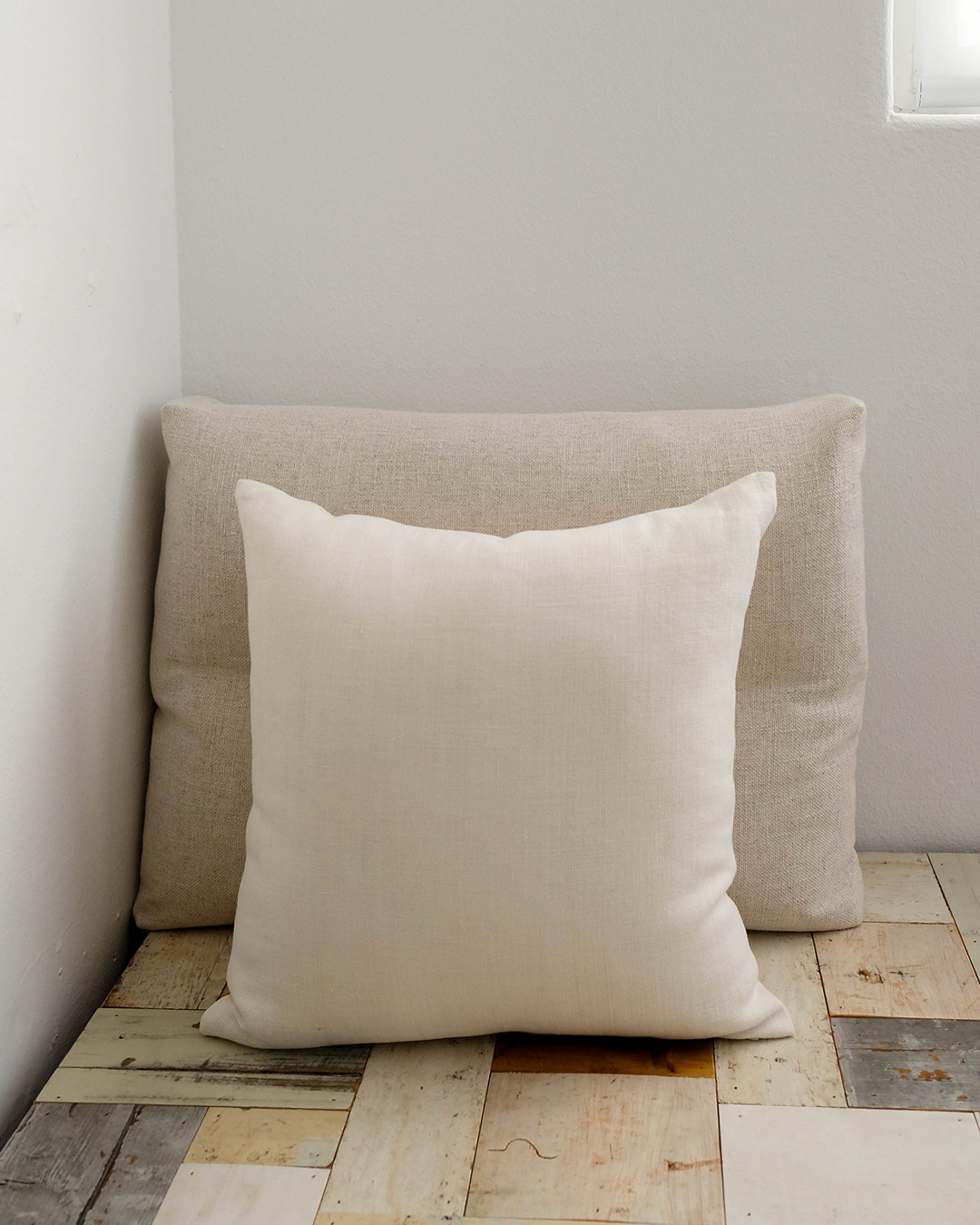 Basic Cushion WH #01