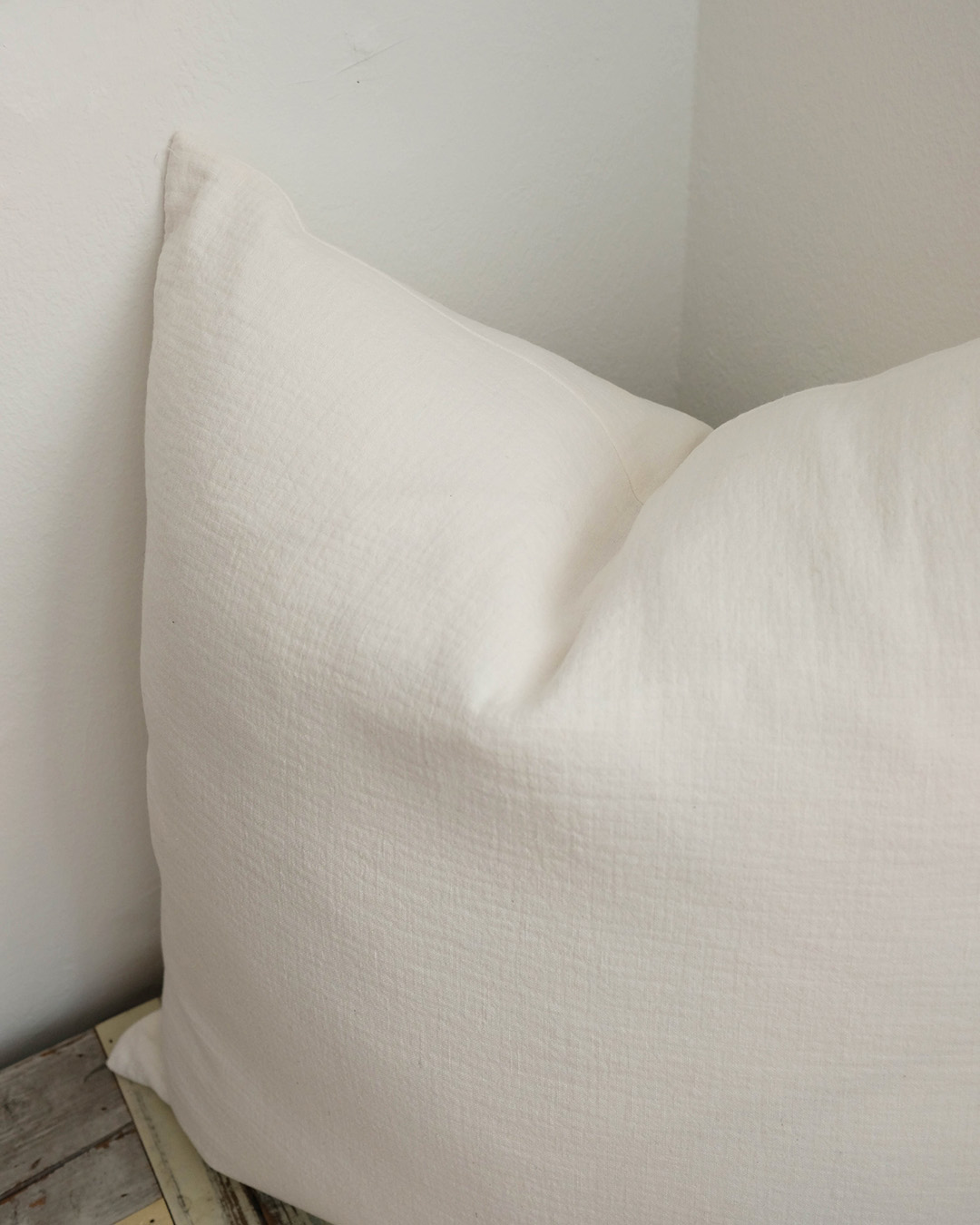 Basic Cushion WH #03