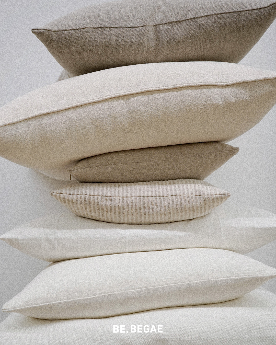 Basic Cushion WH #03