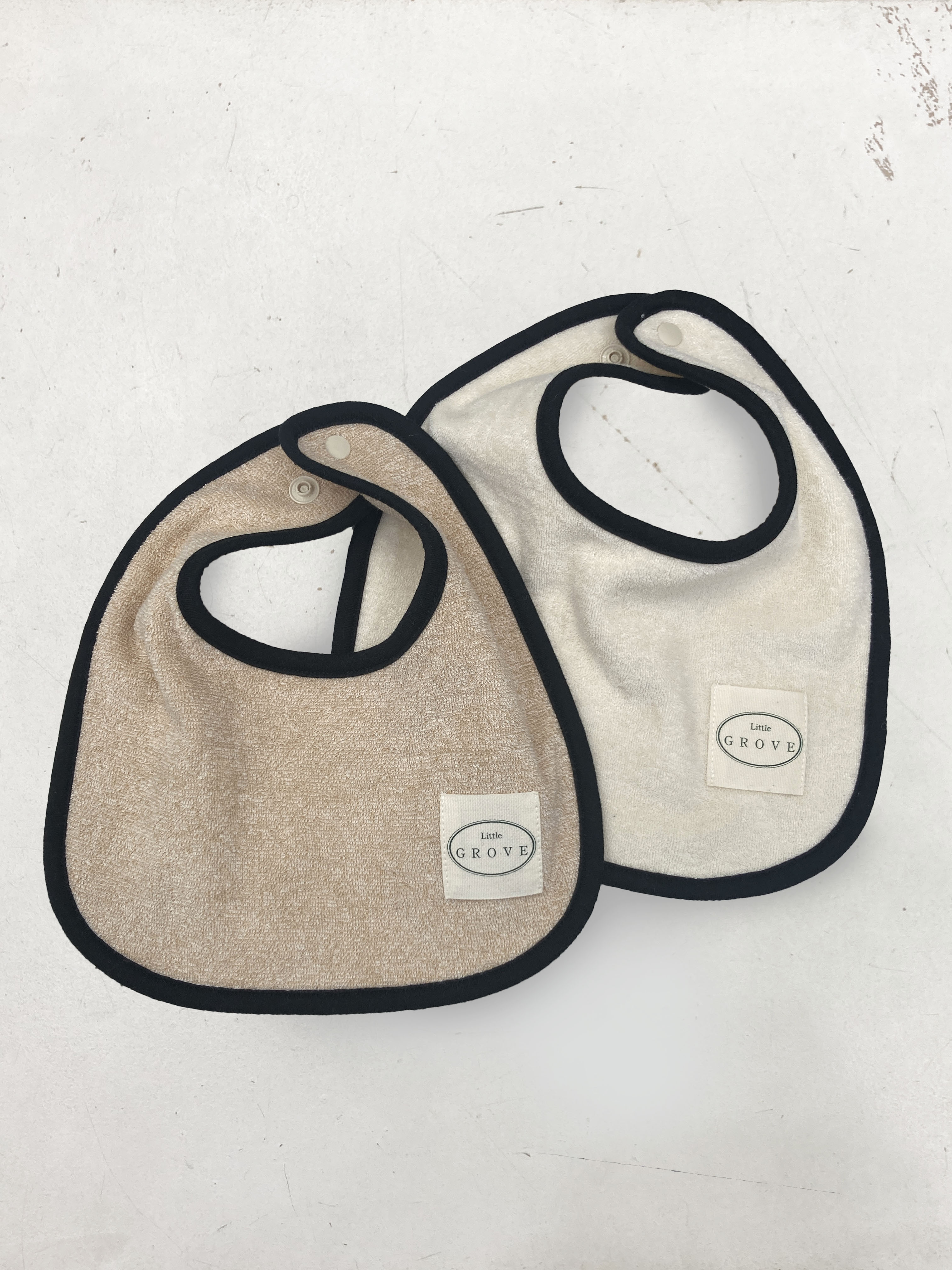 Organic round bib - oatmeal/black