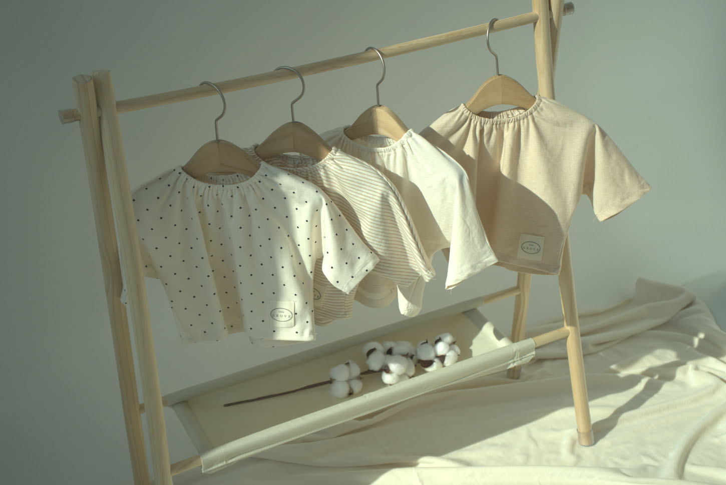 Daisy Shirring set up - Sand