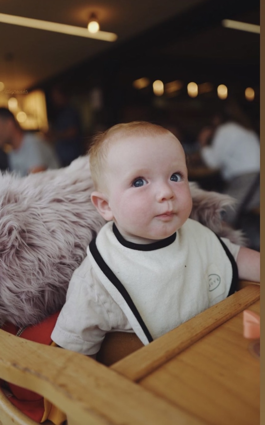 Organic round bib -Black