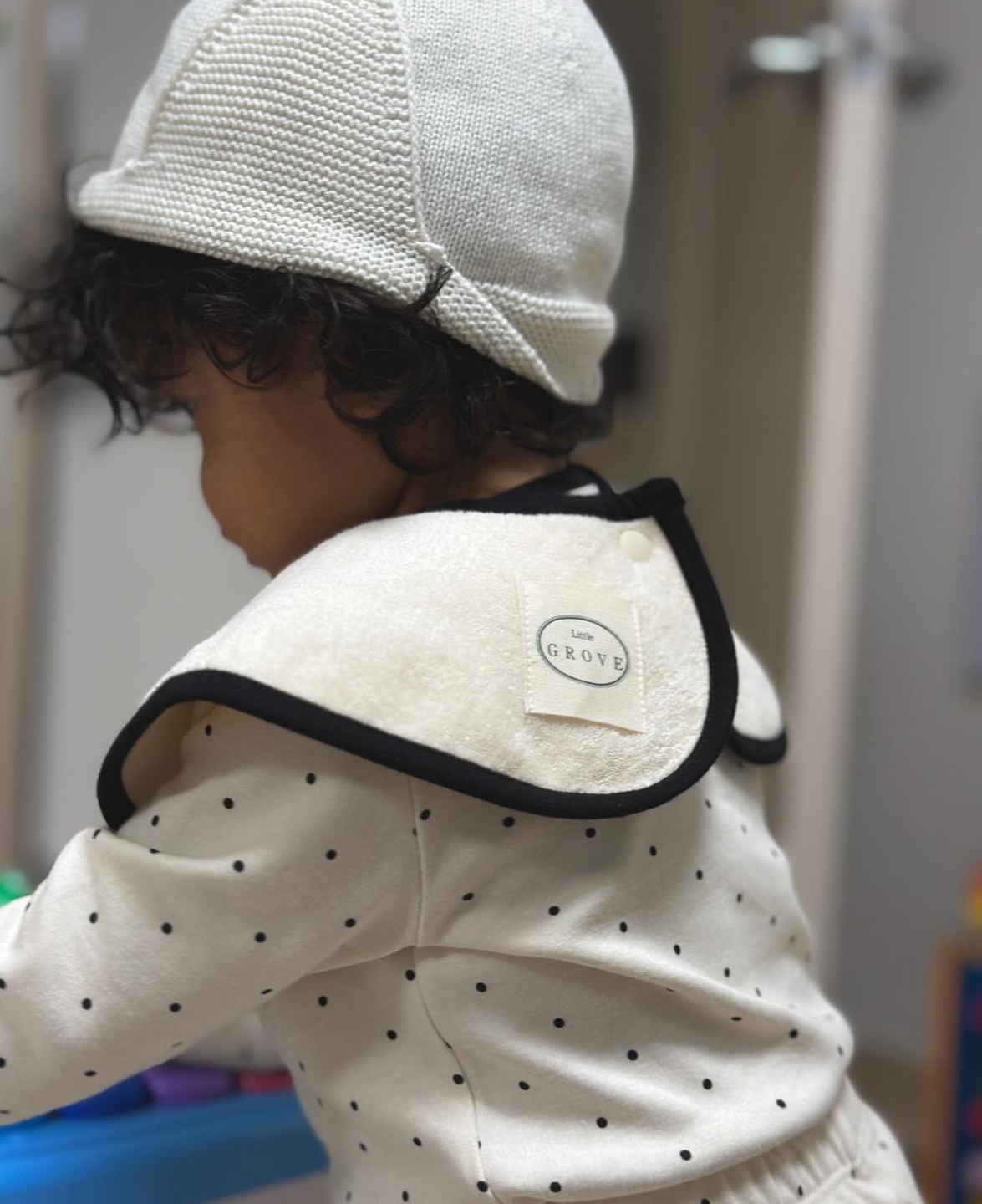 The circle bib