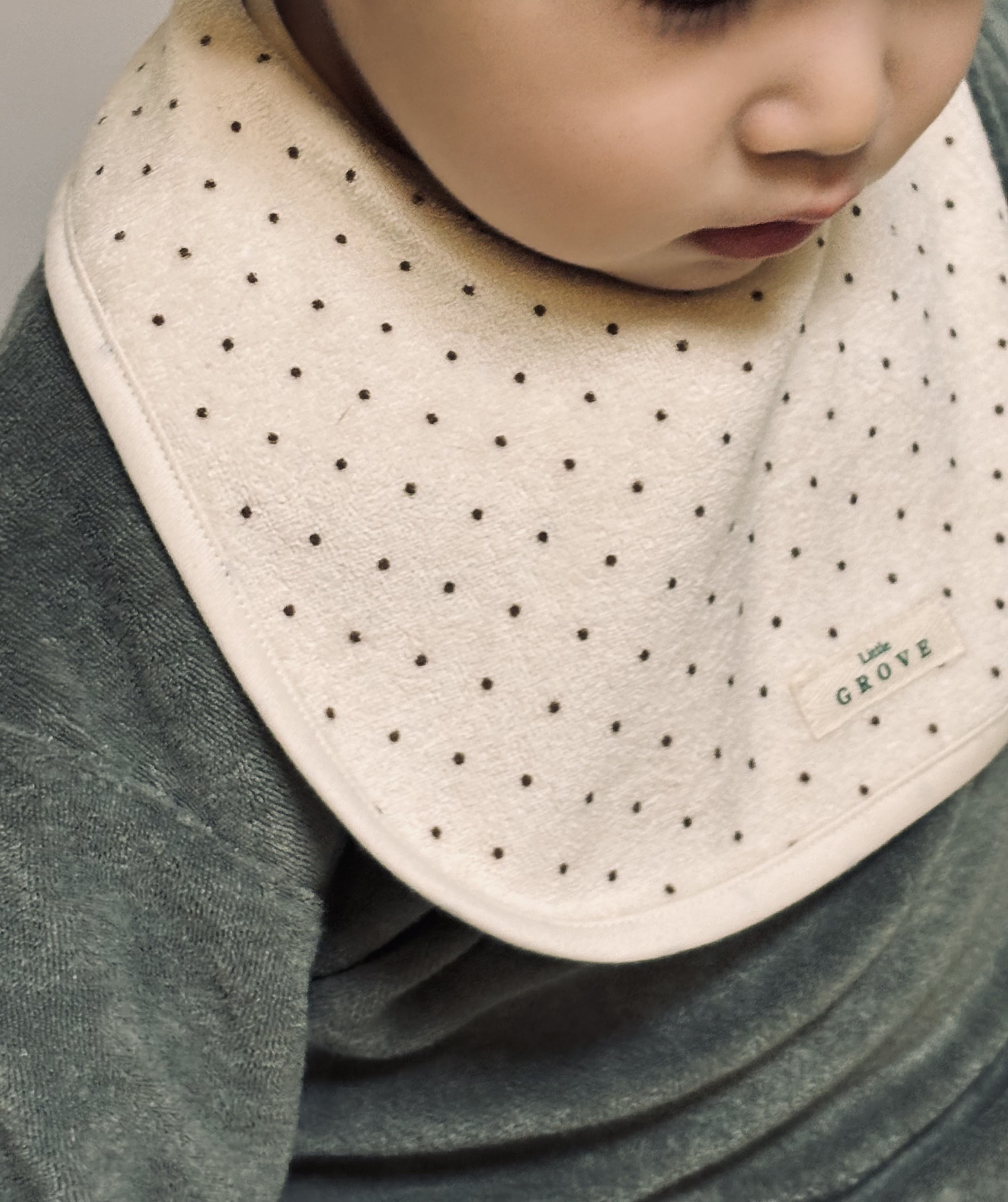 Oragnic terry polkadot bib