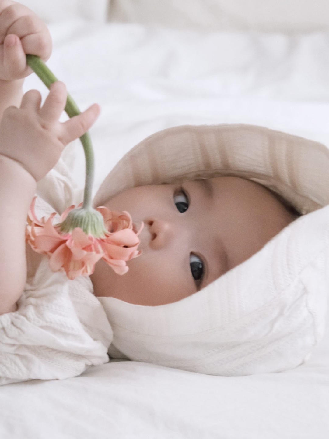 Embroideried Cotton Bonnet - Vanilla