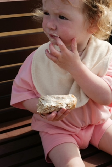 Organic sandwich bib - Cream