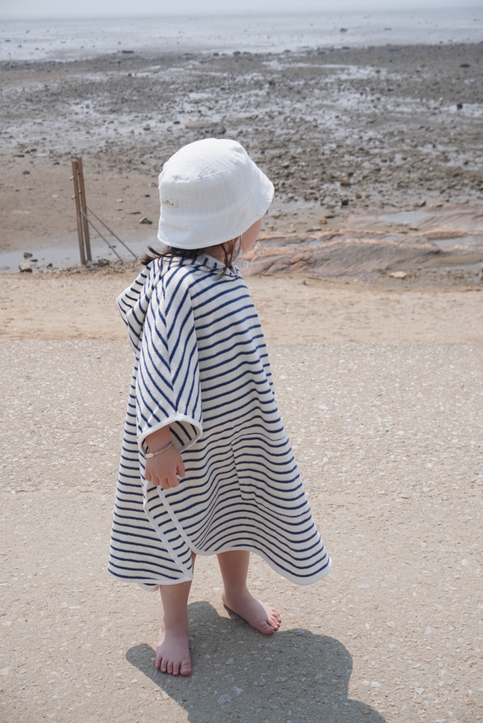 Lagoon beach Poncho