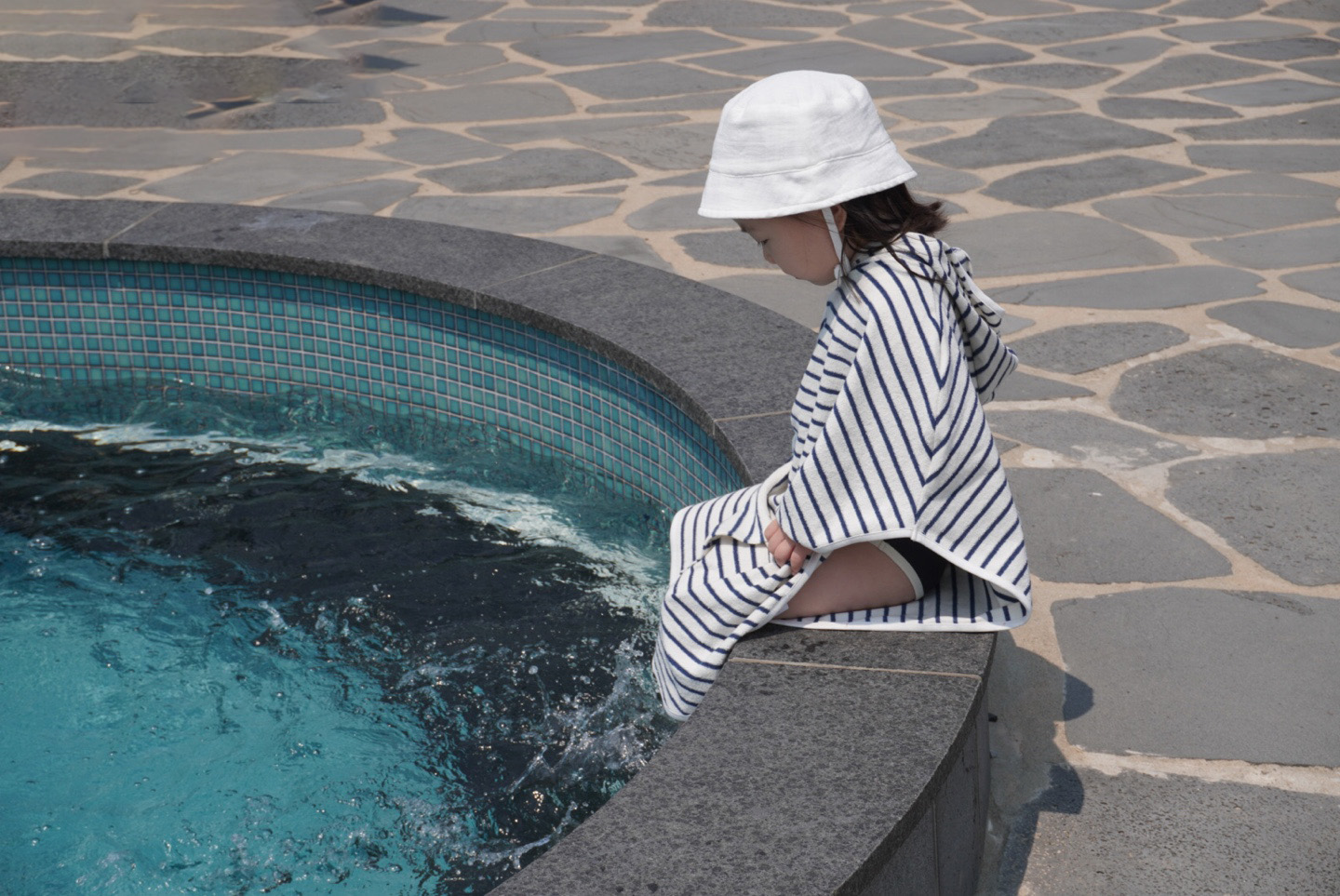 Lagoon beach Poncho