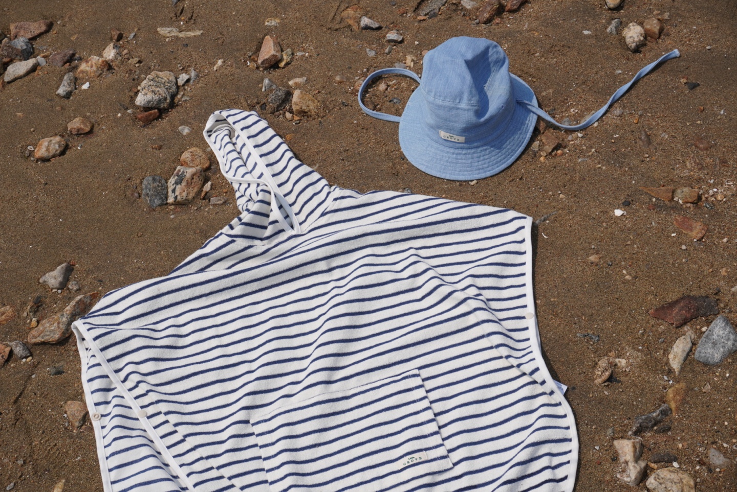 Lagoon beach Poncho