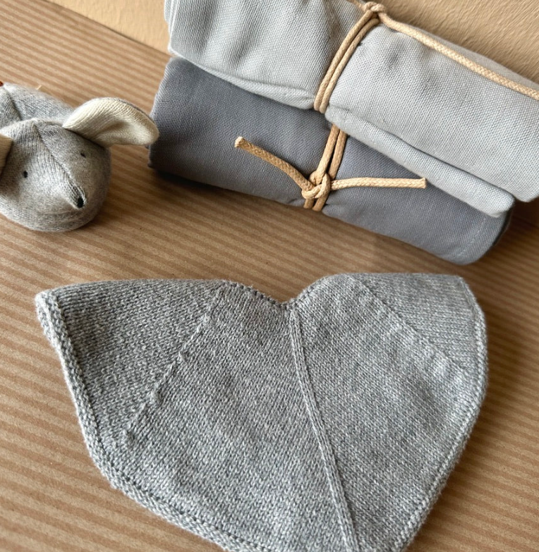 Stone Bib