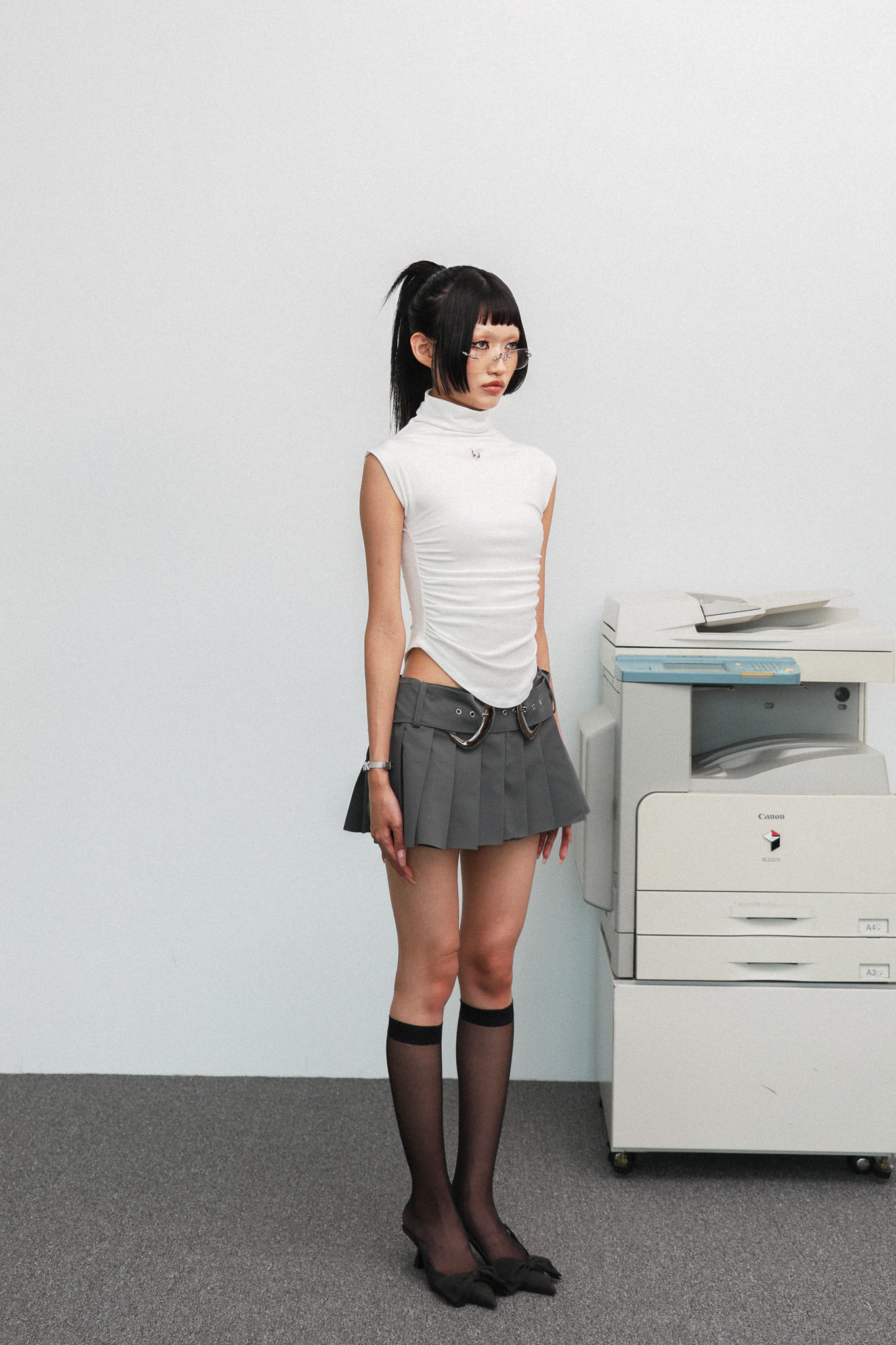 SHIRRING PIERCING TEE - white