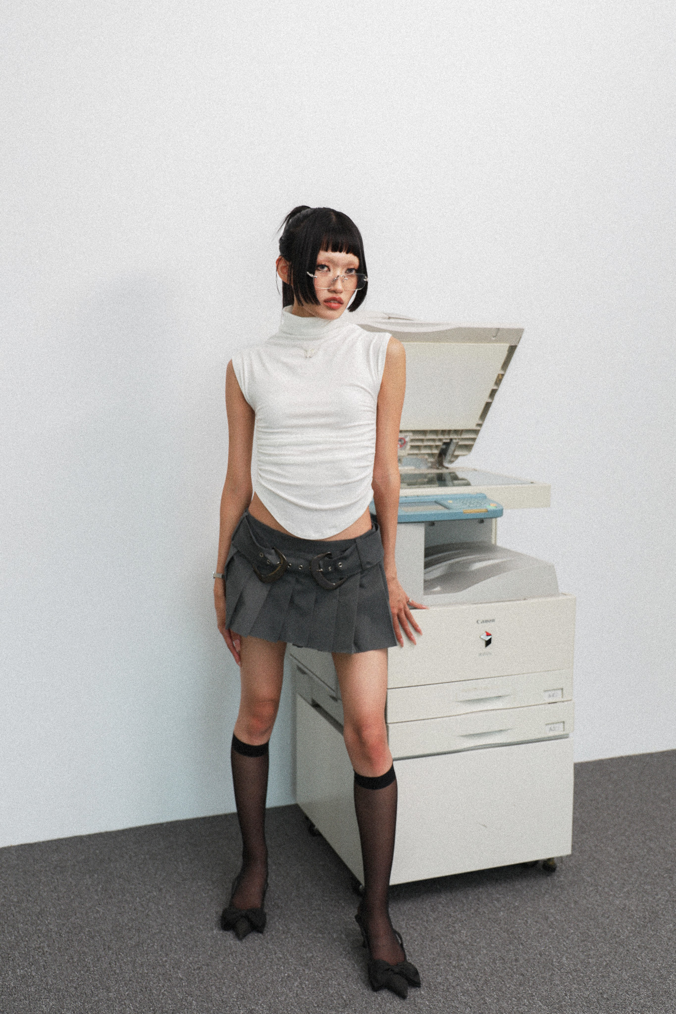 SHIRRING PIERCING TEE - white
