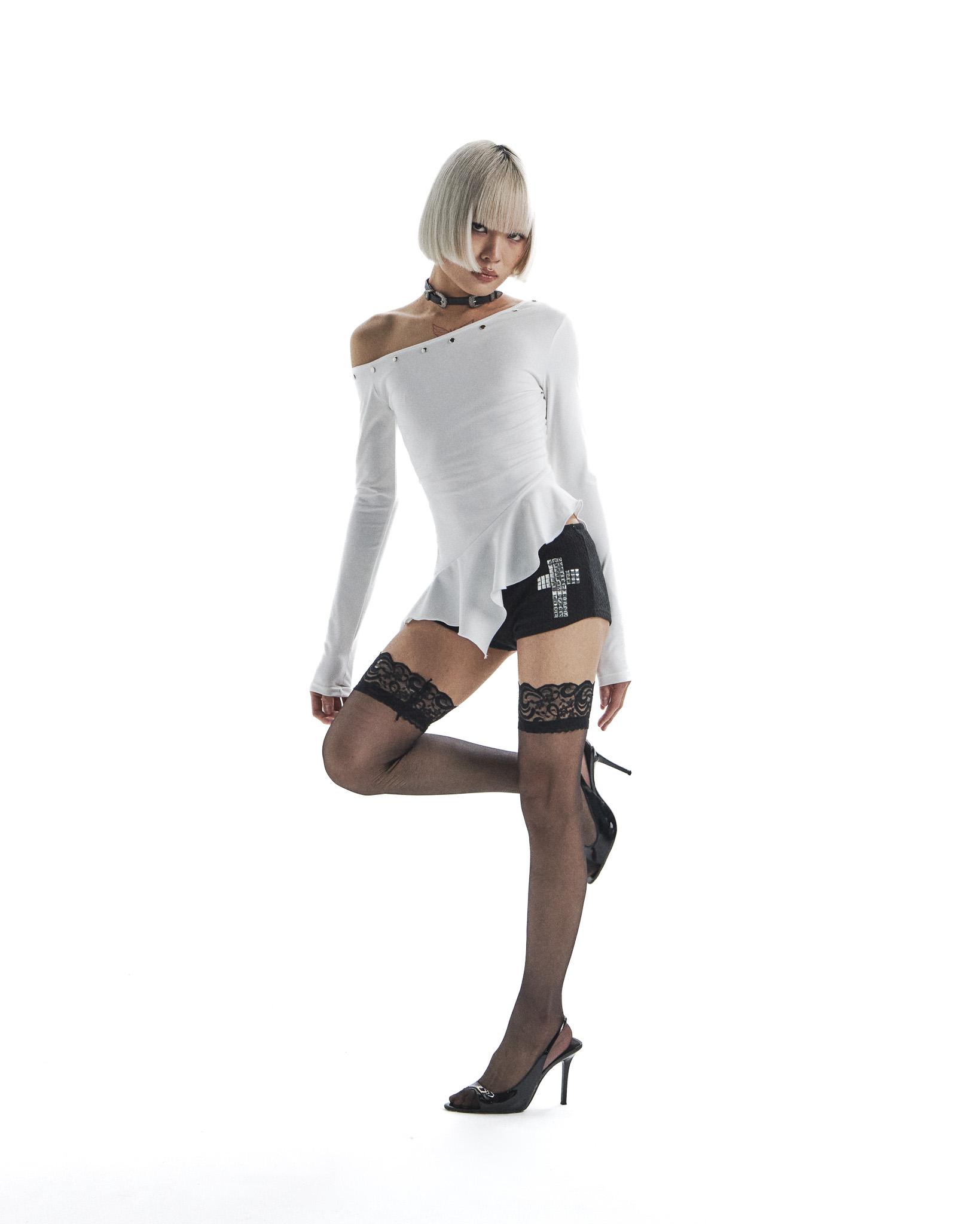 unbalanced silver ball long sleeve-white