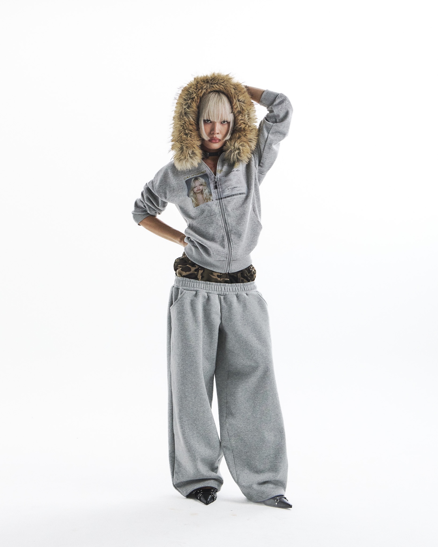 id card hooded zip-up- gray