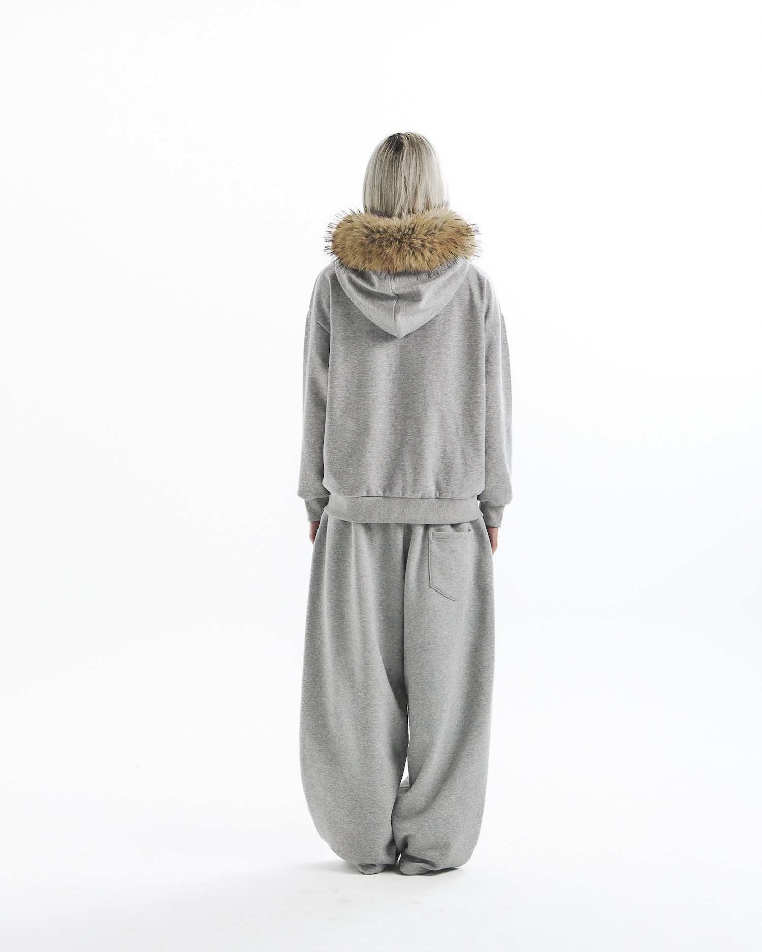 id card hooded zip-up- cream