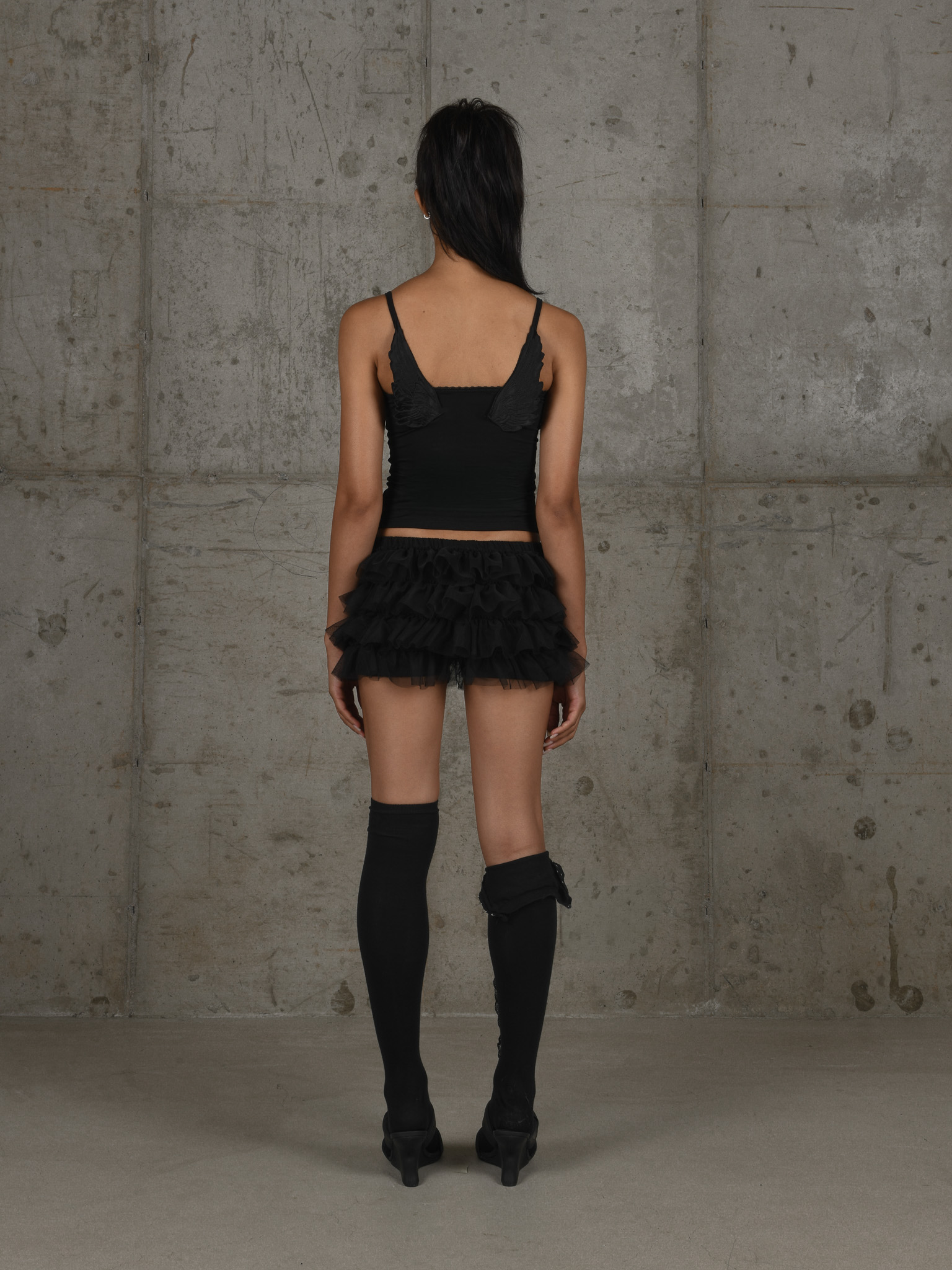 angel wing sleeveless - black