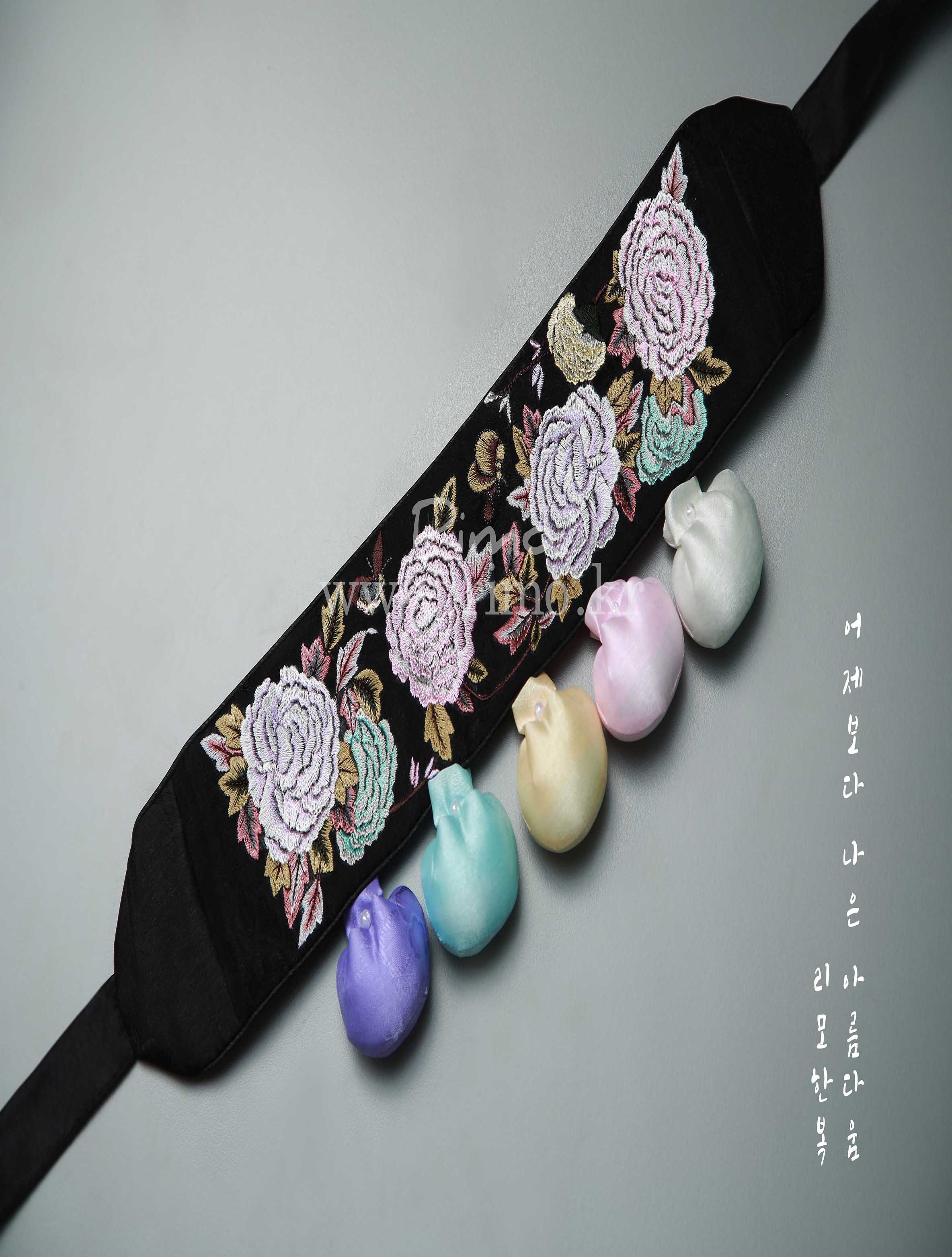 돌띠/장미
