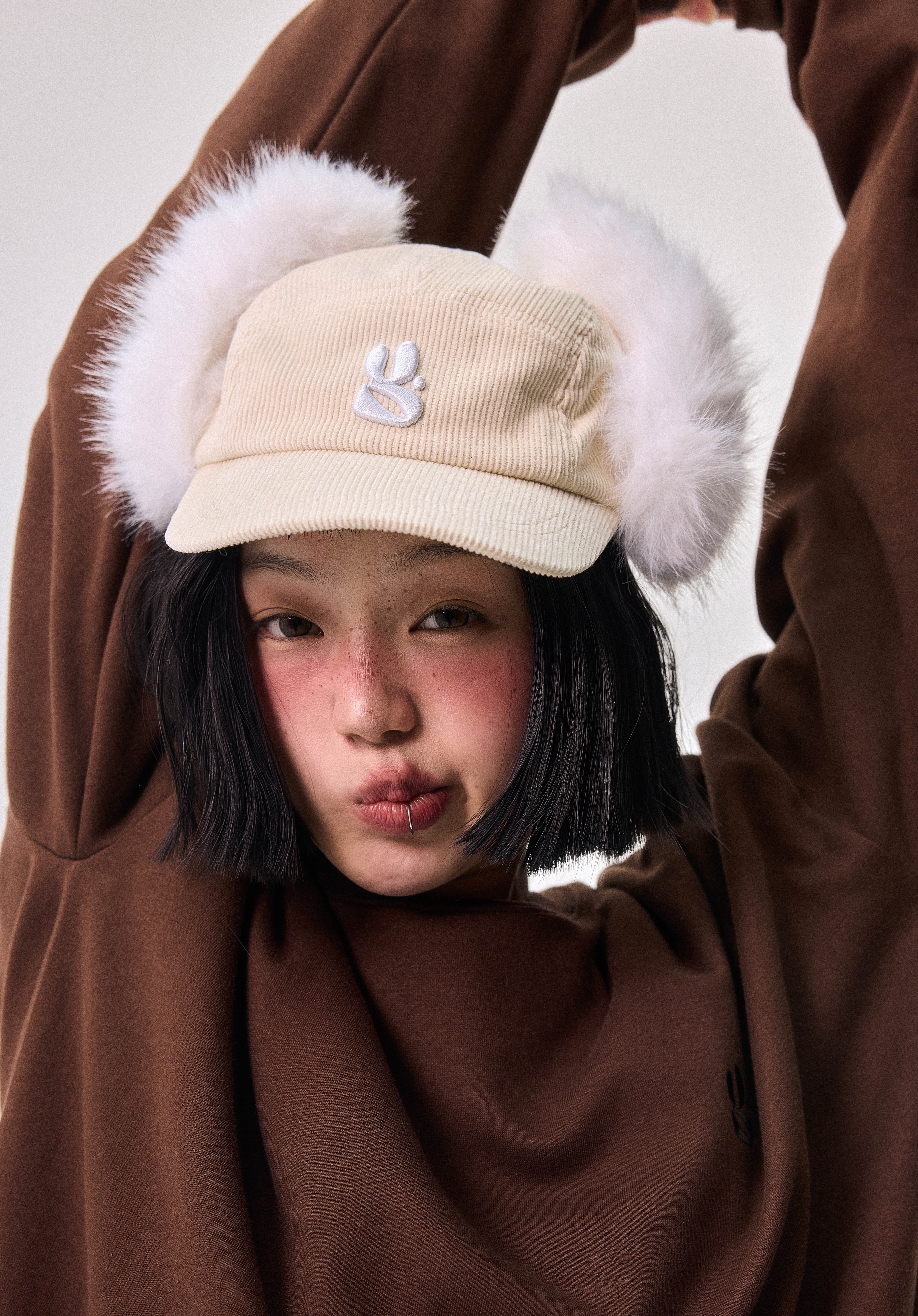 Twist fur cap Ivory
