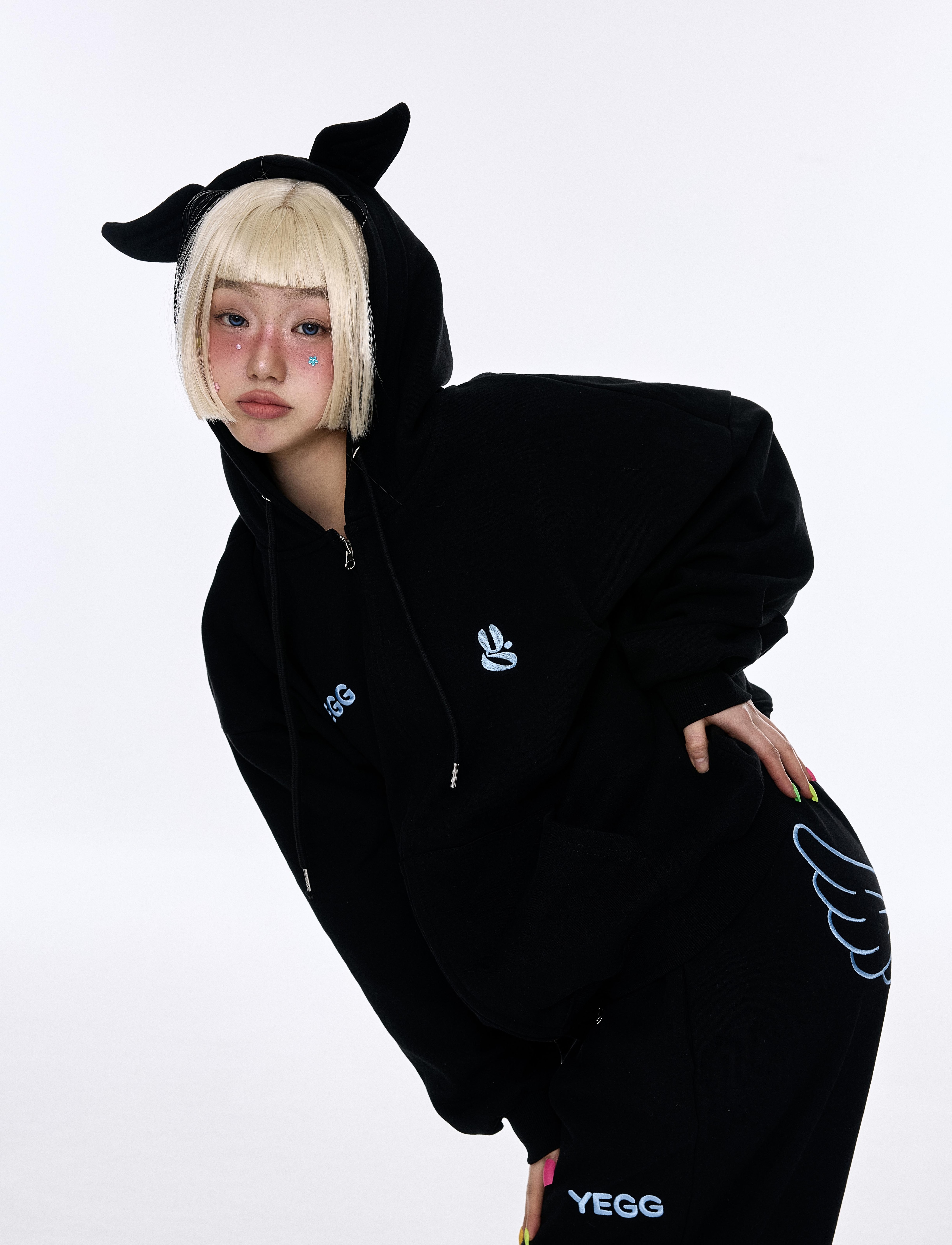 [Basic] Wing Hoodie Black