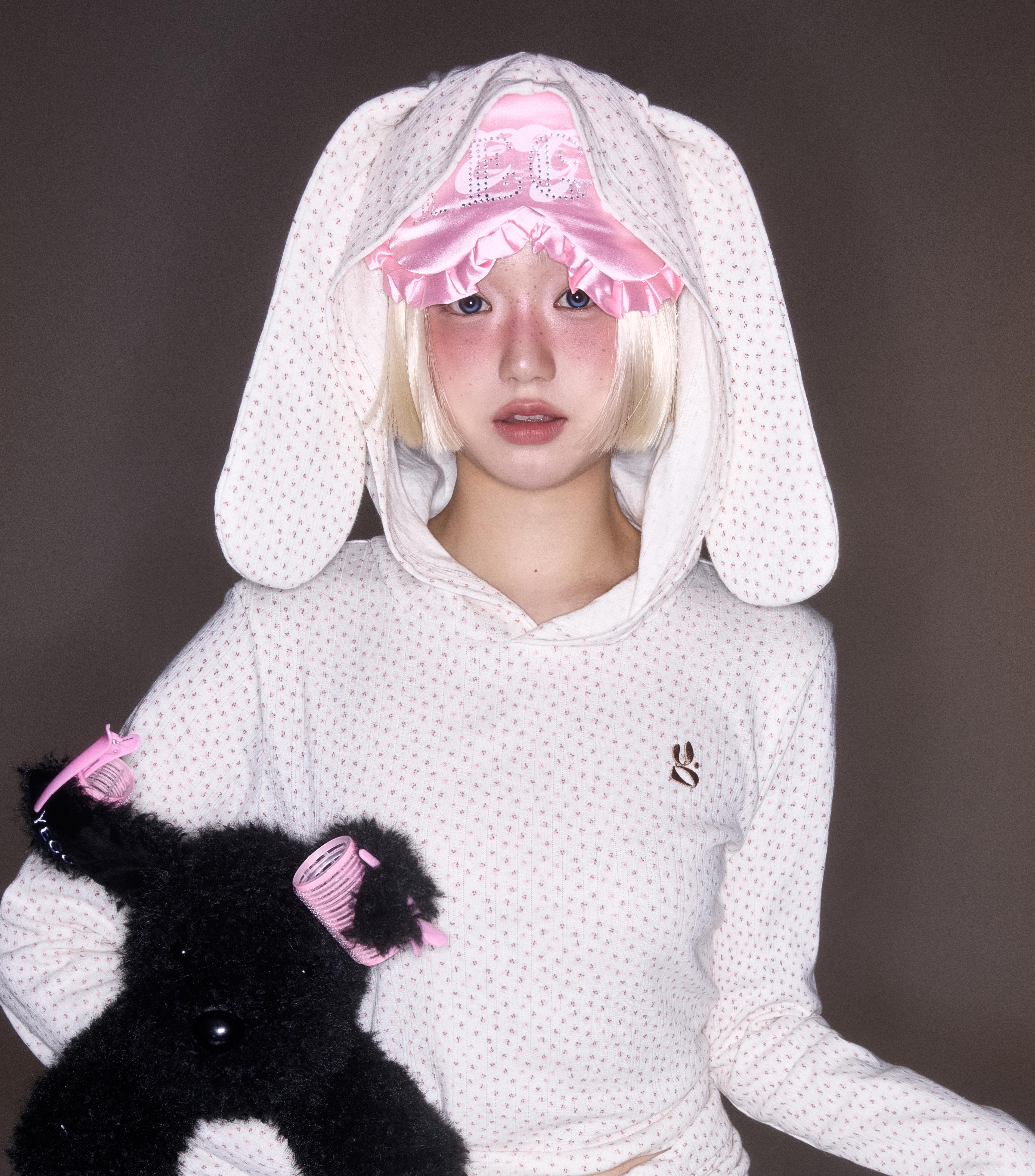Bunny Girl Tee Beige