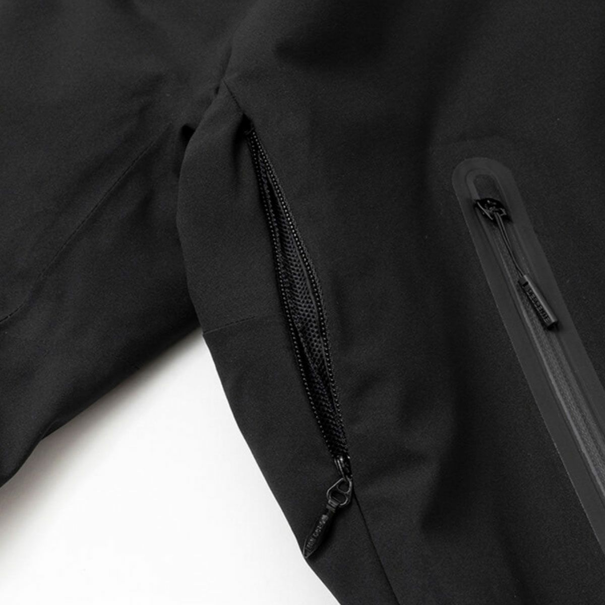 2425 DESCENTE INSULATED JACKET : DWMYGK90D