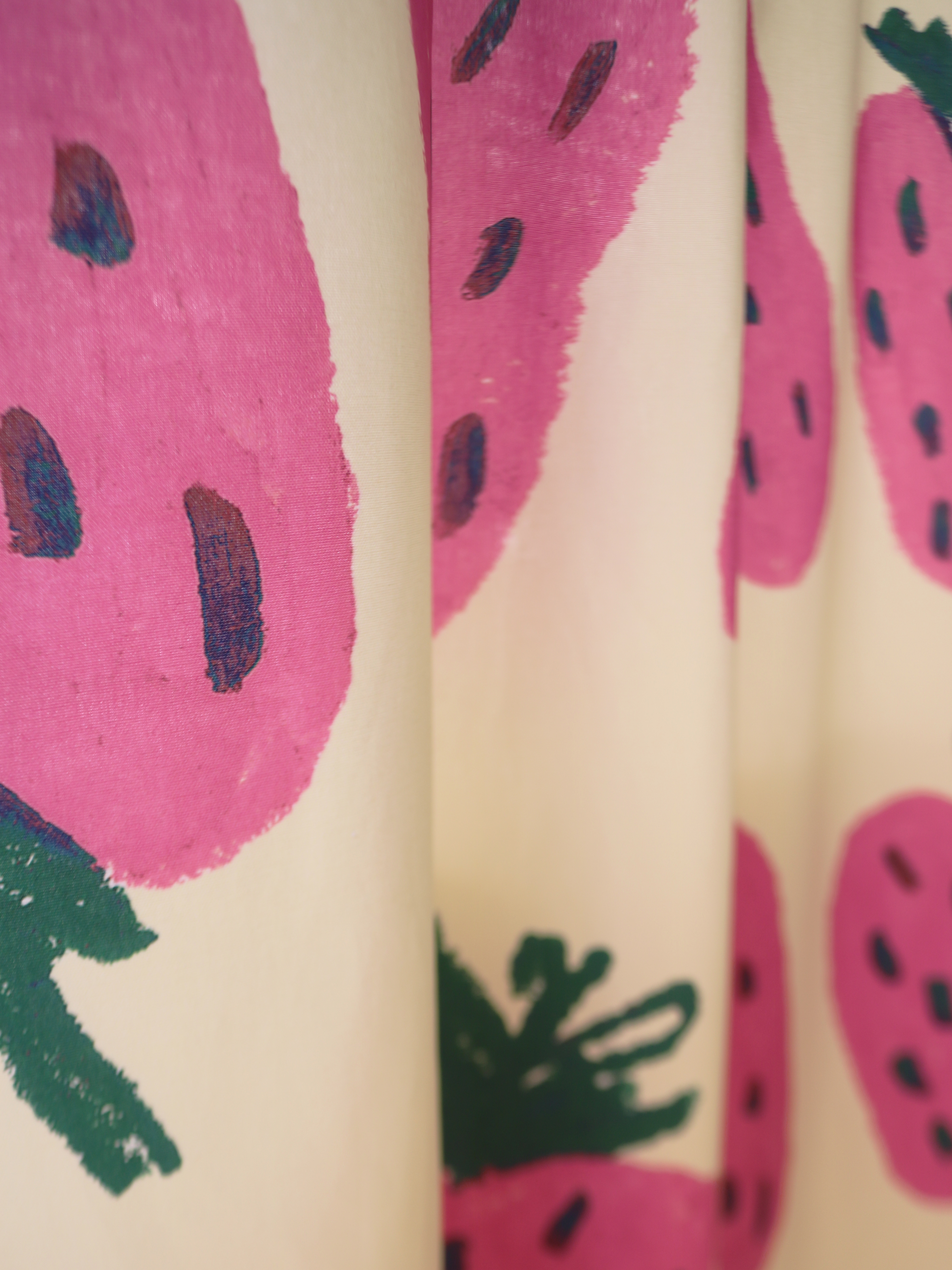 Loveberry 커튼