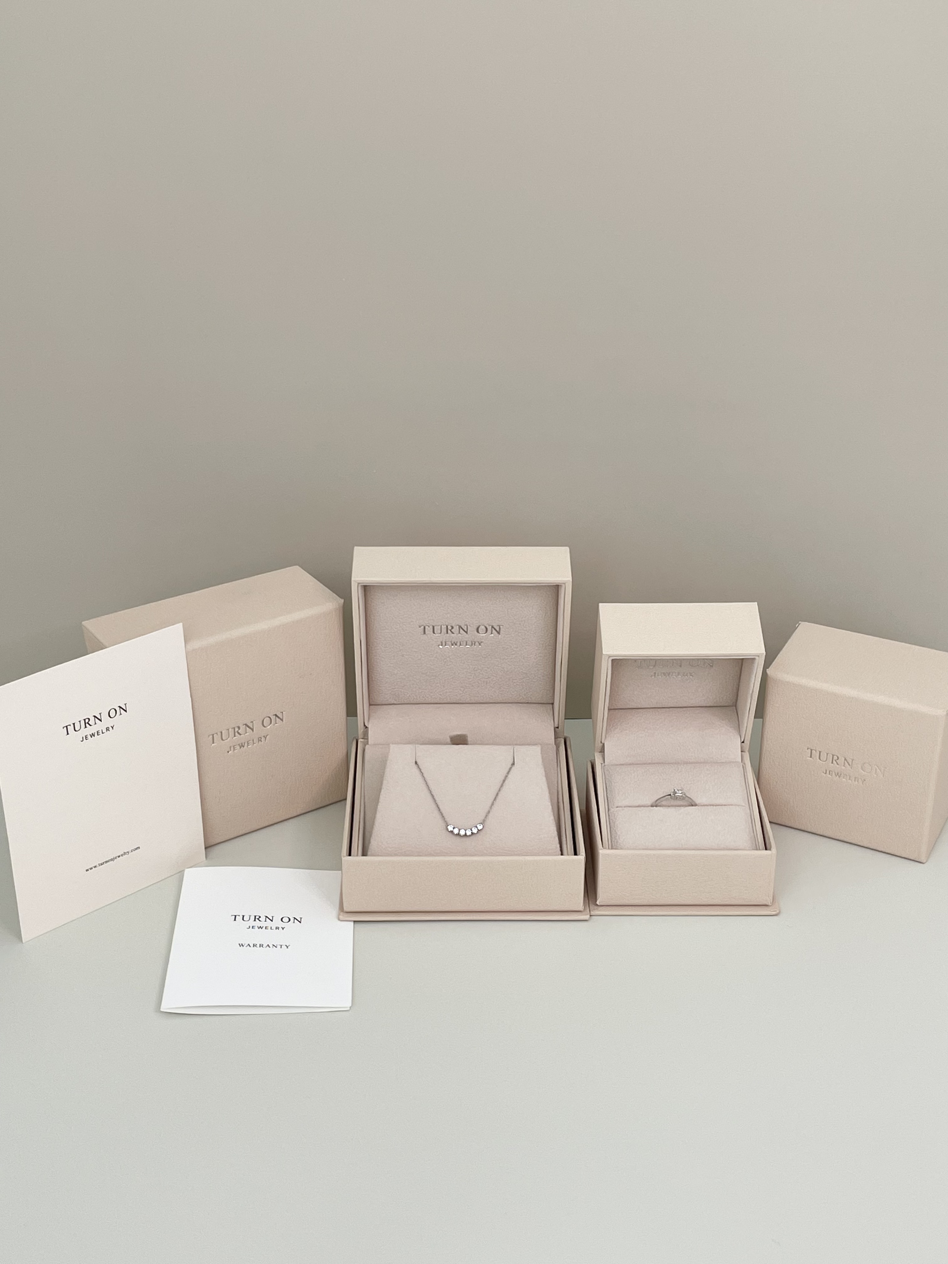 SIX DIAMONDS NECKLACE (natural diamonds)