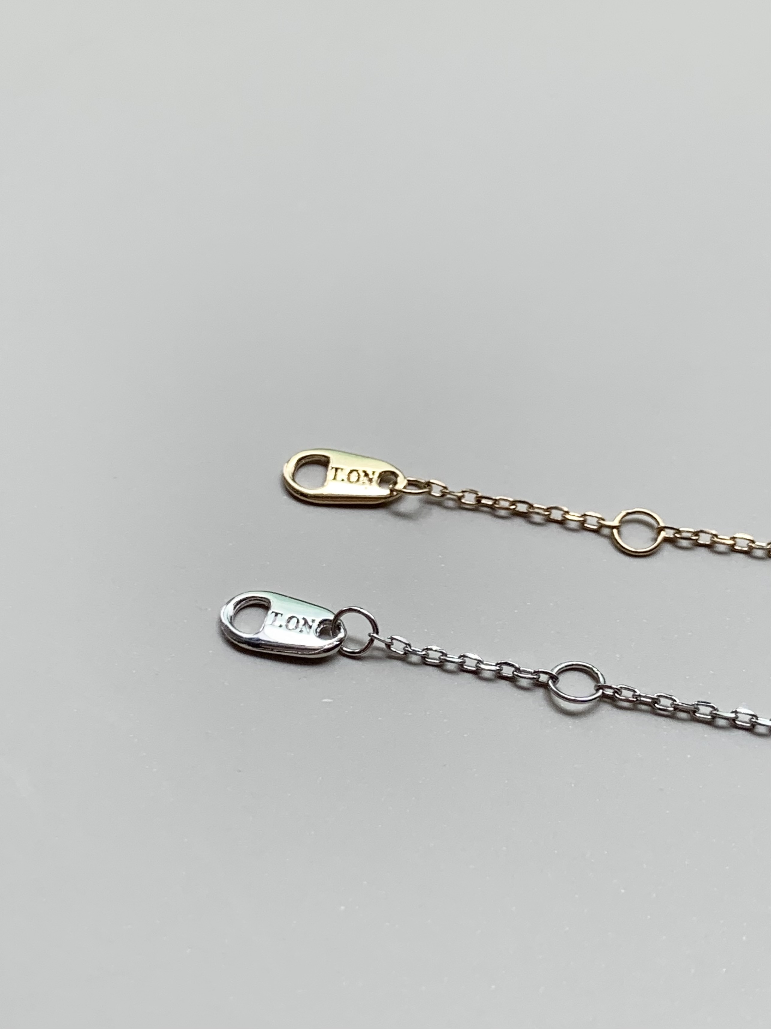 SIX DIAMONDS NECKLACE (natural diamonds)