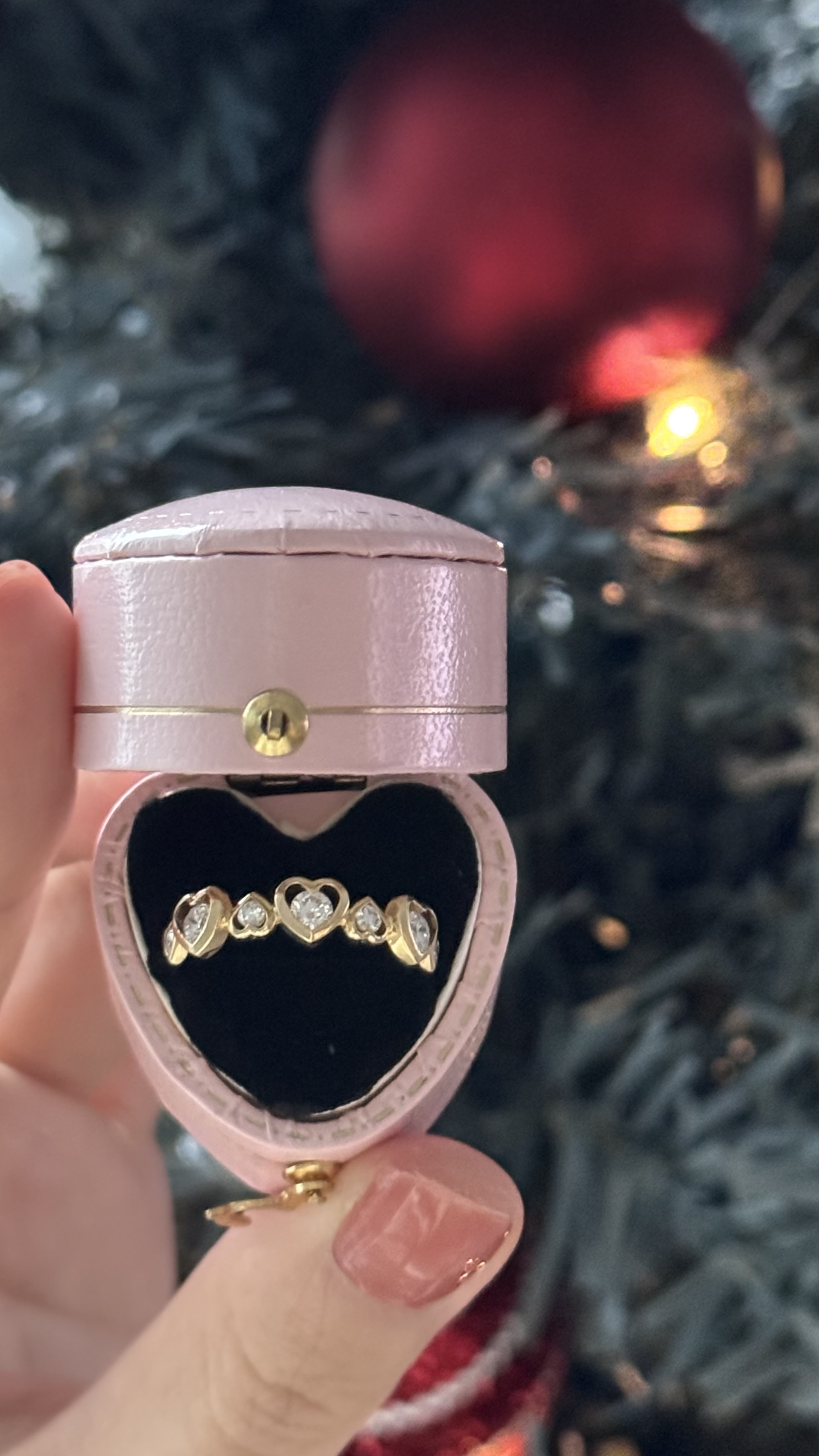 Half Heart Ring (Lab diamond)