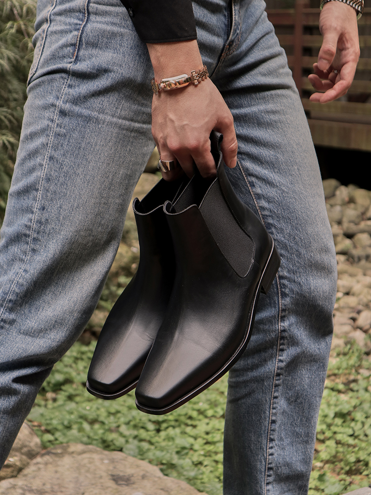 Estro Chelsea Boots #080 [Black]