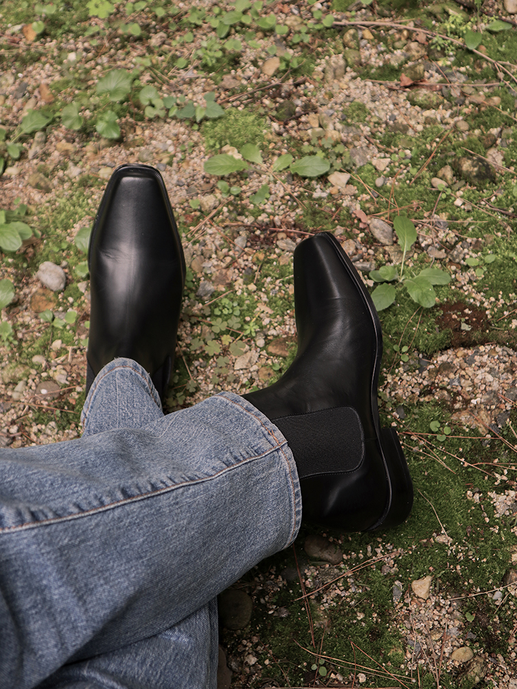 Estro Chelsea Boots #080 [Black]